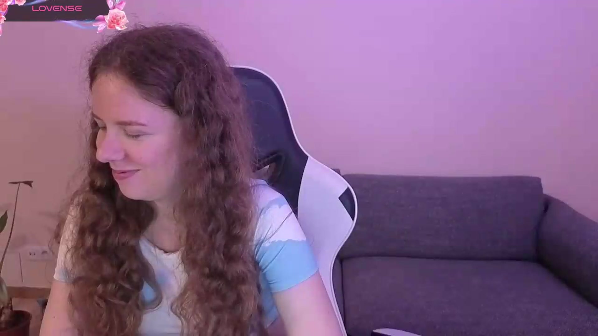 Gallery image thumbnail from BlueFlowerr's myfreecams stream on, 06/11/2026, 17:46 image 14 of 20
