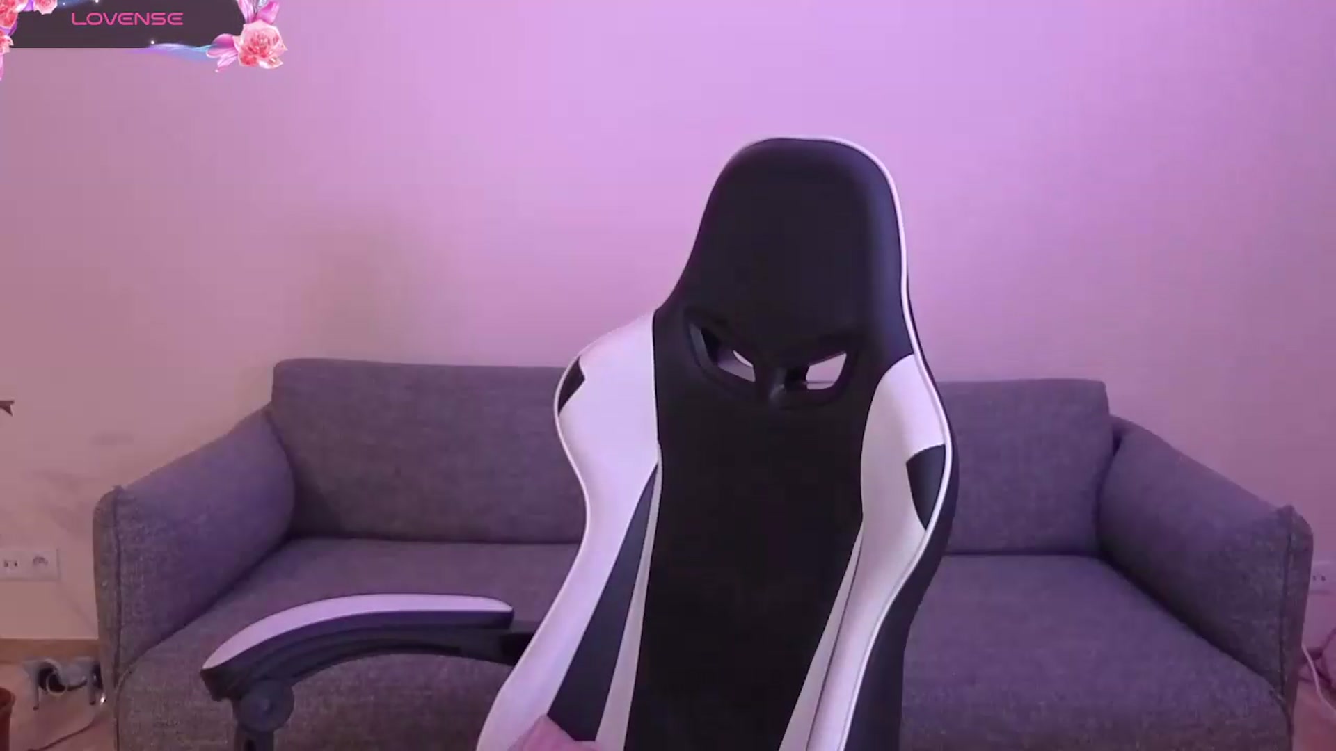 Gallery image thumbnail from BlueFlowerr's myfreecams stream on, 06/11/2026, 17:46 image 17 of 20