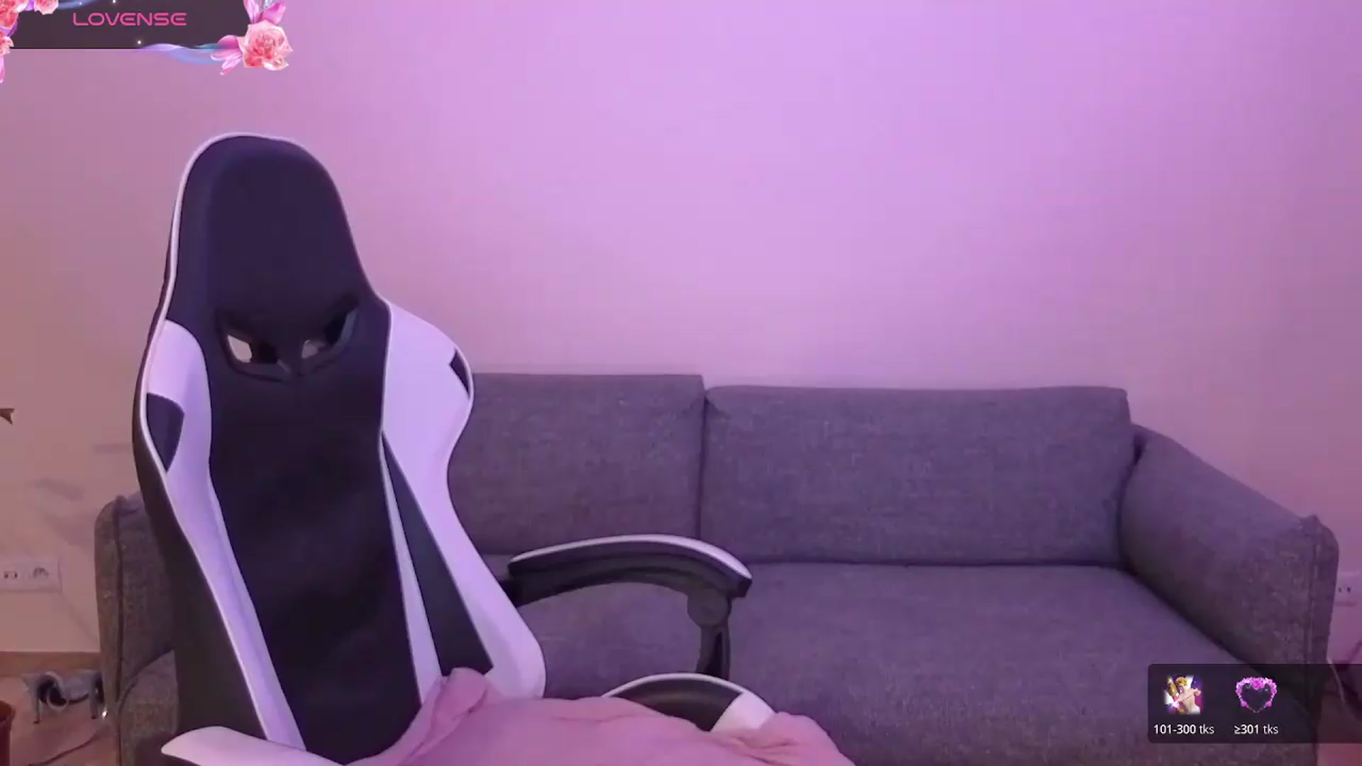 Gallery image thumbnail from BlueFlowerr's myfreecams stream on, 06/11/2026, 17:46 image 15 of 20