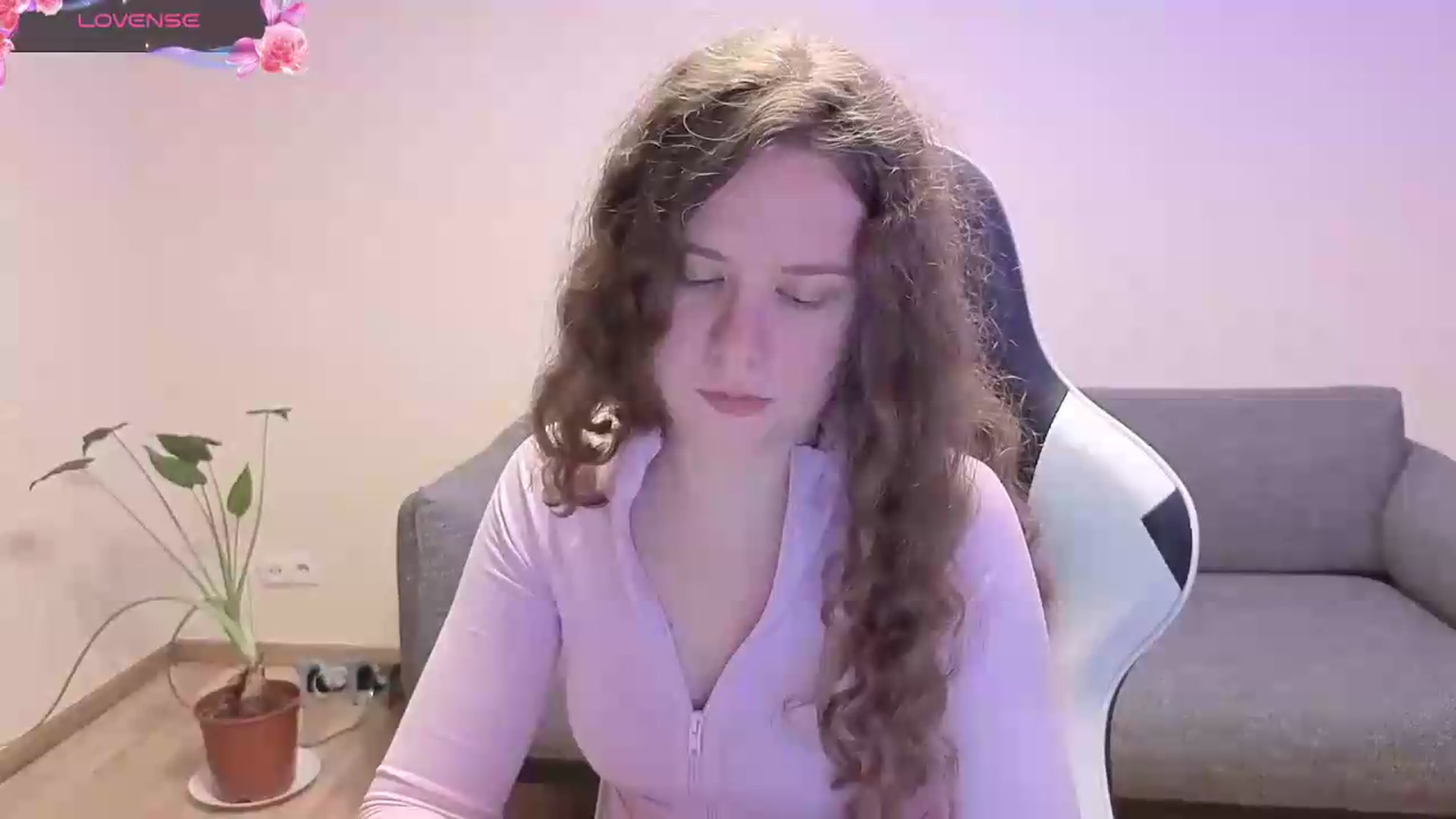 Gallery image thumbnail from BlueFlowerr's myfreecams stream on, 06/12/2026, 19:07 image 8 of 20
