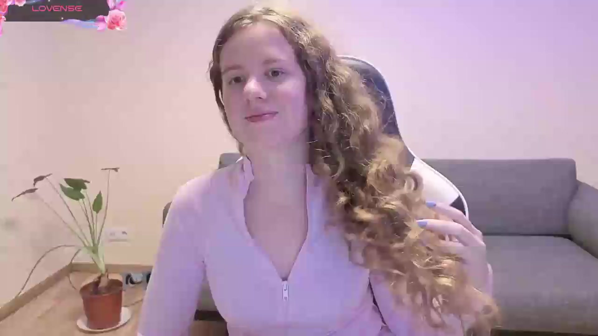 Gallery image thumbnail from BlueFlowerr's myfreecams stream on, 06/12/2026, 19:07 image 5 of 20