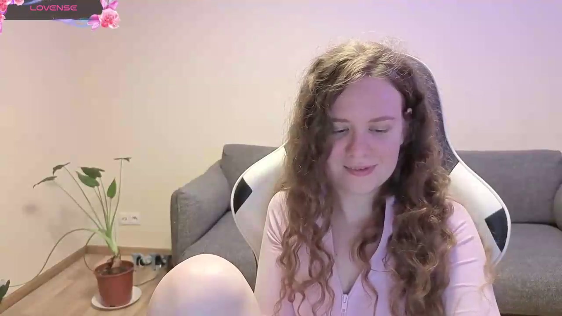 Gallery image thumbnail from BlueFlowerr's myfreecams stream on, 06/12/2026, 19:07 image 10 of 20