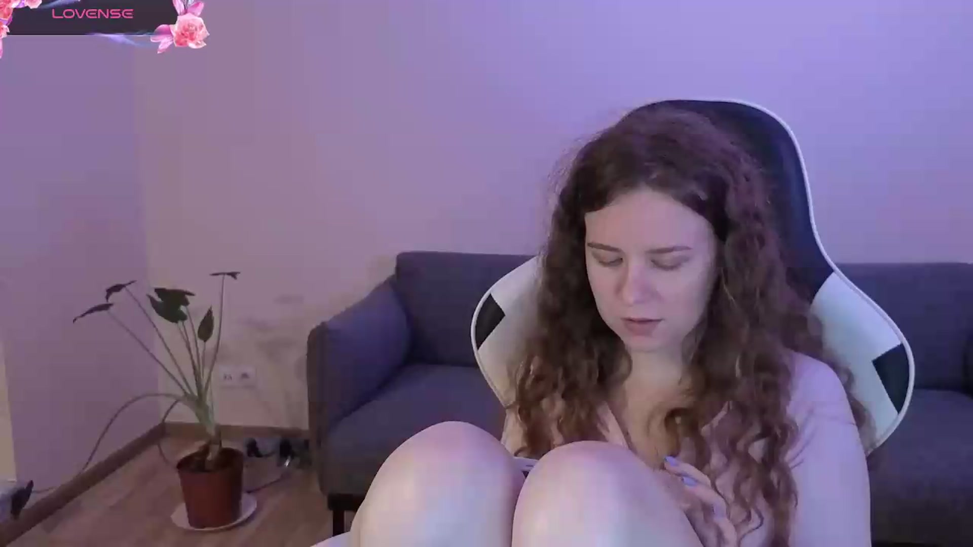 Gallery image thumbnail from BlueFlowerr's myfreecams stream on, 06/12/2026, 19:07 image 18 of 20