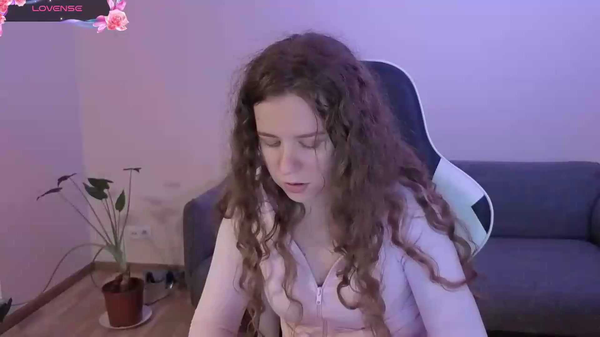 Gallery image thumbnail from BlueFlowerr's myfreecams stream on, 06/12/2026, 19:07 image 14 of 20