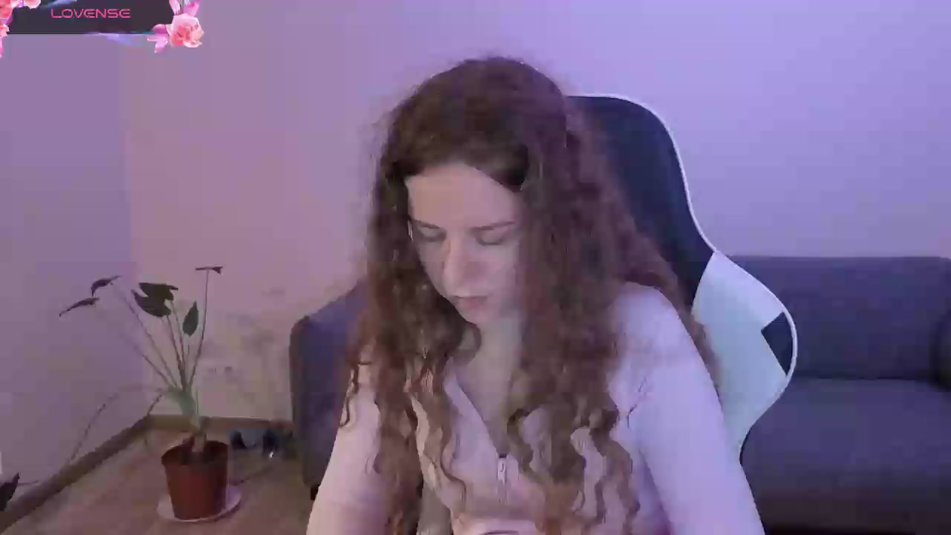Gallery image thumbnail from BlueFlowerr's myfreecams stream on, 06/12/2026, 19:07 image 15 of 20