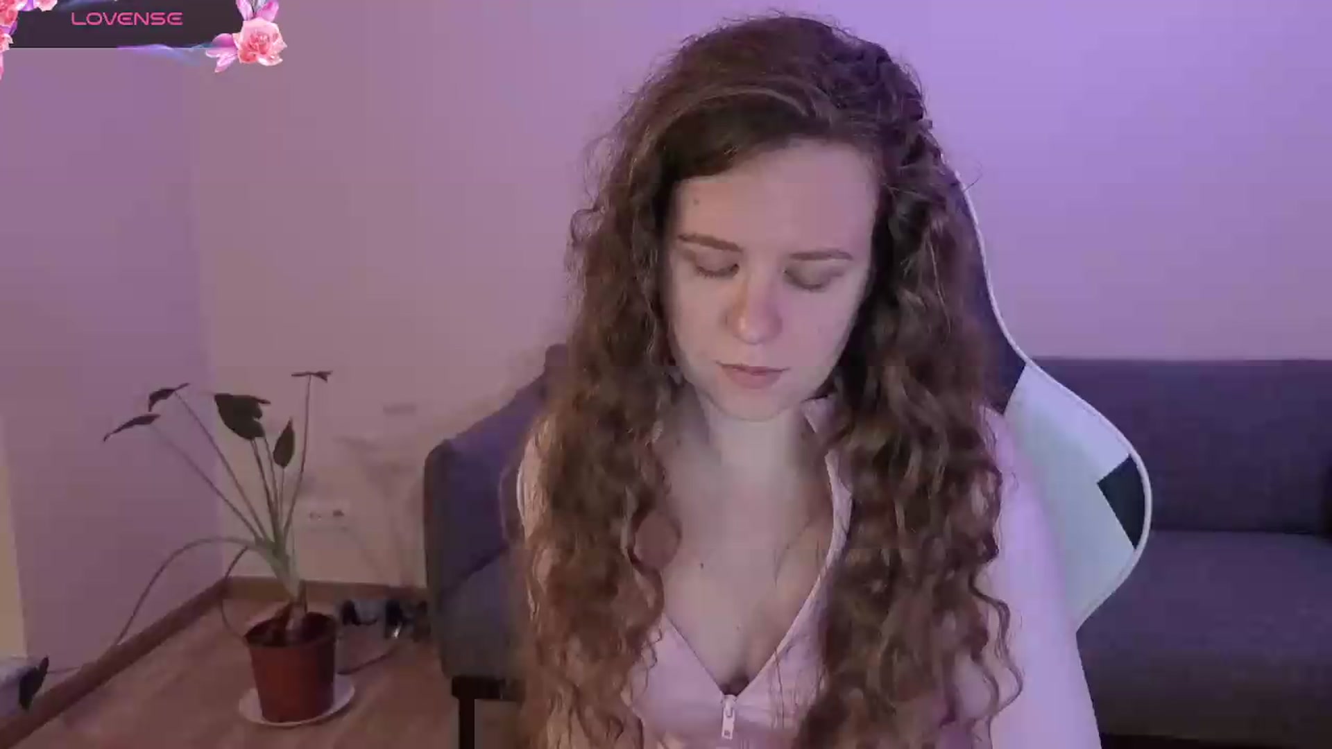 Gallery image thumbnail from BlueFlowerr's myfreecams stream on, 06/12/2026, 20:10 image 17 of 20