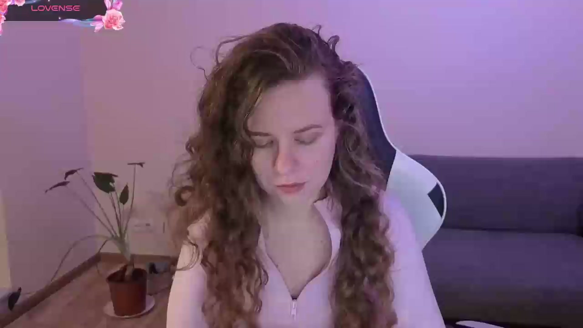 Gallery image thumbnail from BlueFlowerr's myfreecams stream on, 06/12/2026, 20:10 image 1 of 20
