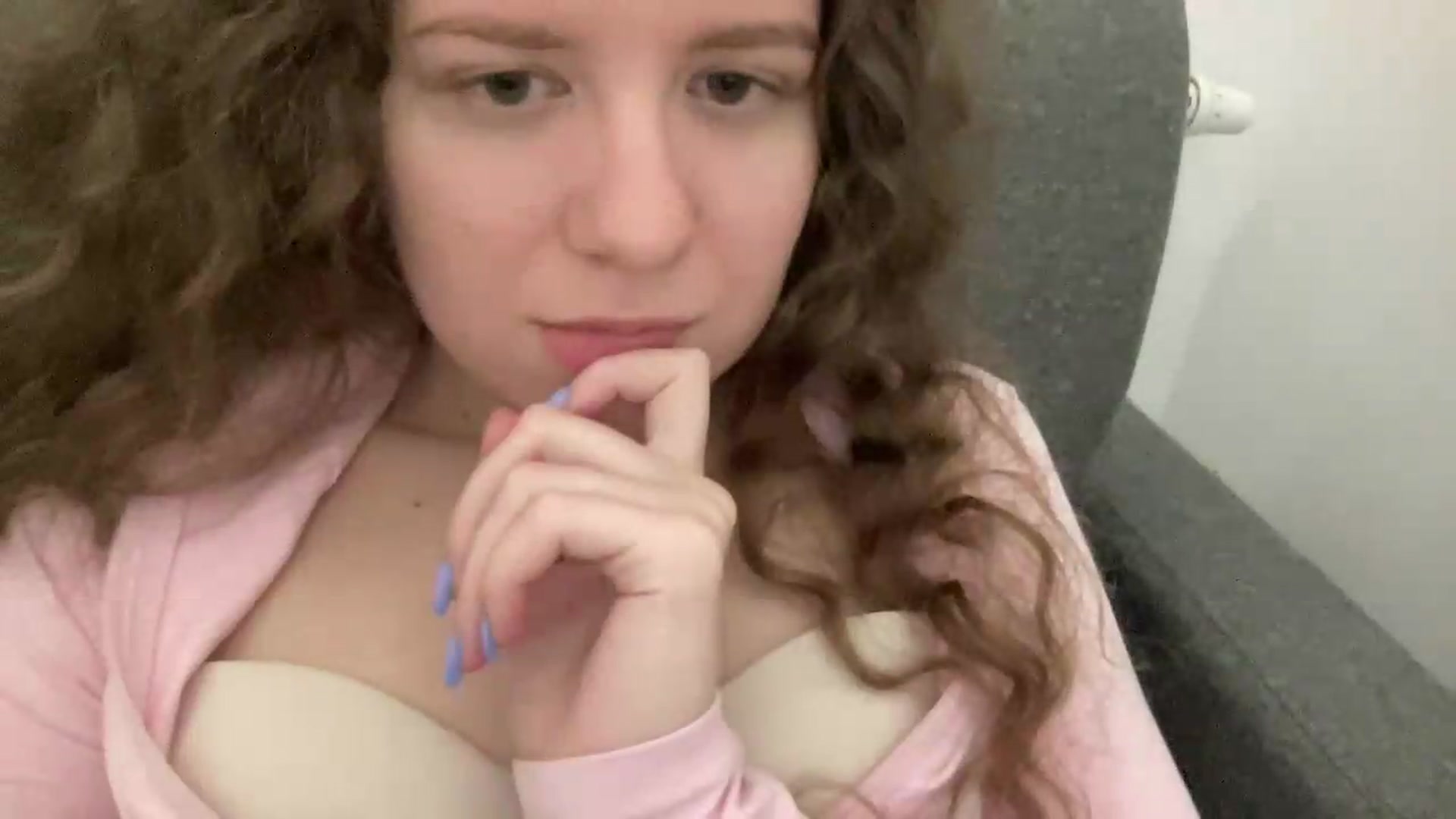 Gallery image thumbnail from BlueFlowerr's myfreecams stream on, 06/13/2026, 02:10 image 20 of 20
