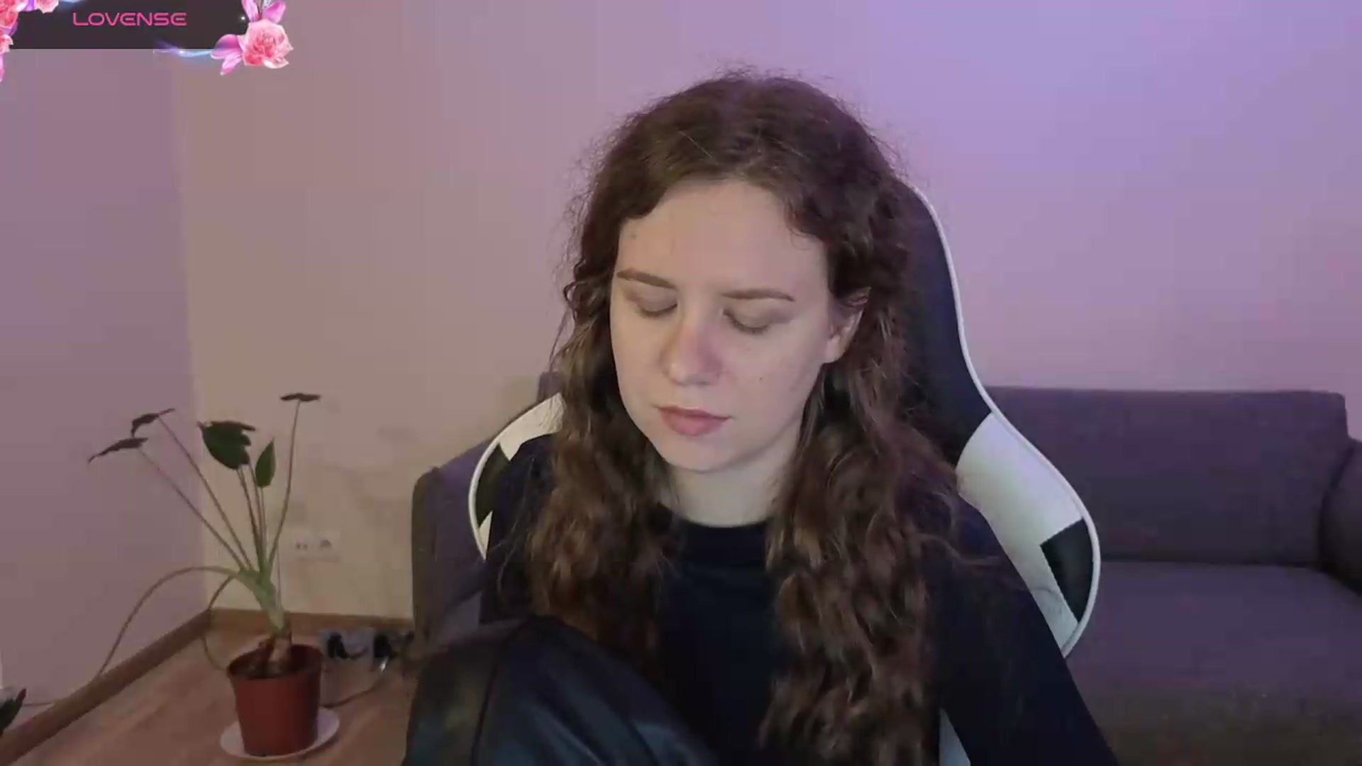 Gallery image thumbnail from BlueFlowerr's myfreecams stream on, 06/13/2026, 21:02 image 3 of 20