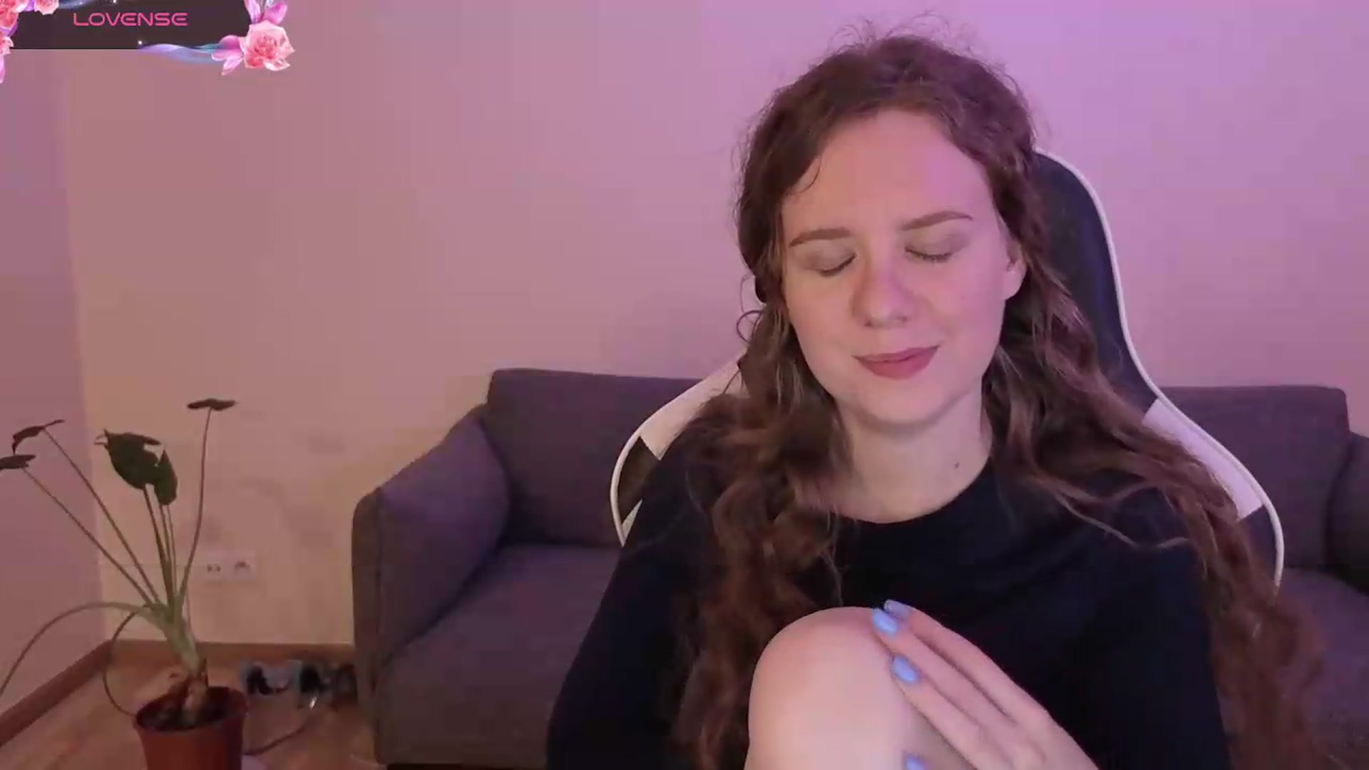 Gallery image thumbnail from BlueFlowerr's myfreecams stream on, 06/14/2026, 24:35 image 7 of 20