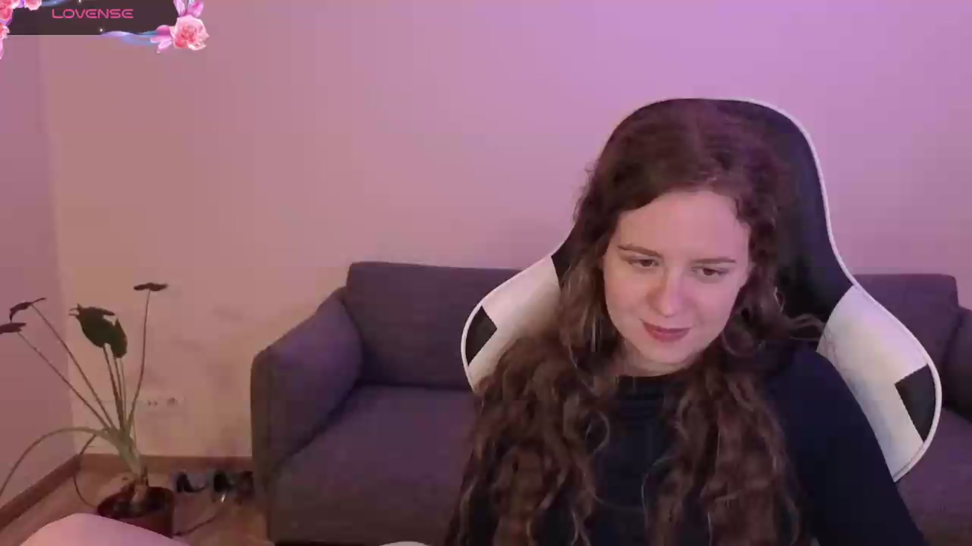 Gallery image thumbnail from BlueFlowerr's myfreecams stream on, 06/14/2026, 24:35 image 16 of 20