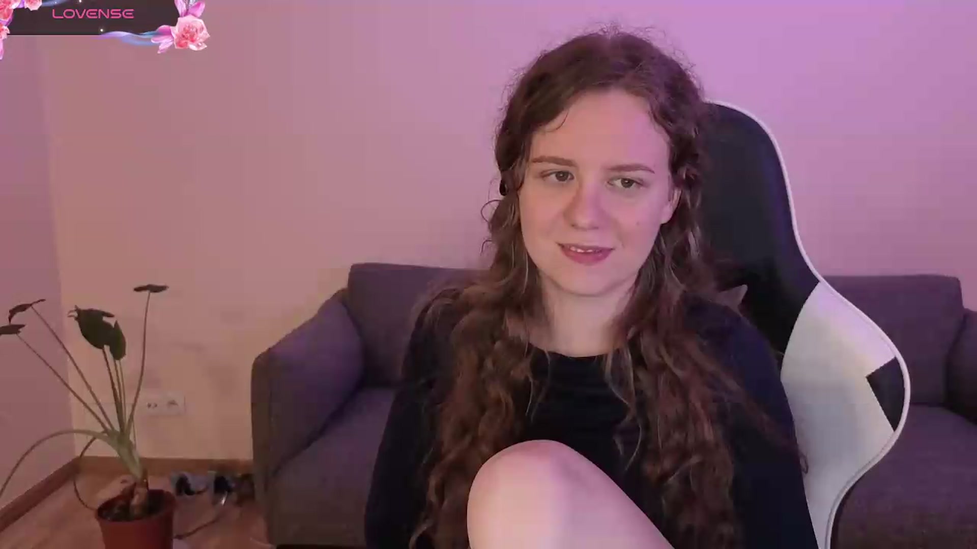 Gallery image thumbnail from BlueFlowerr's myfreecams stream on, 06/14/2026, 24:35 image 10 of 20