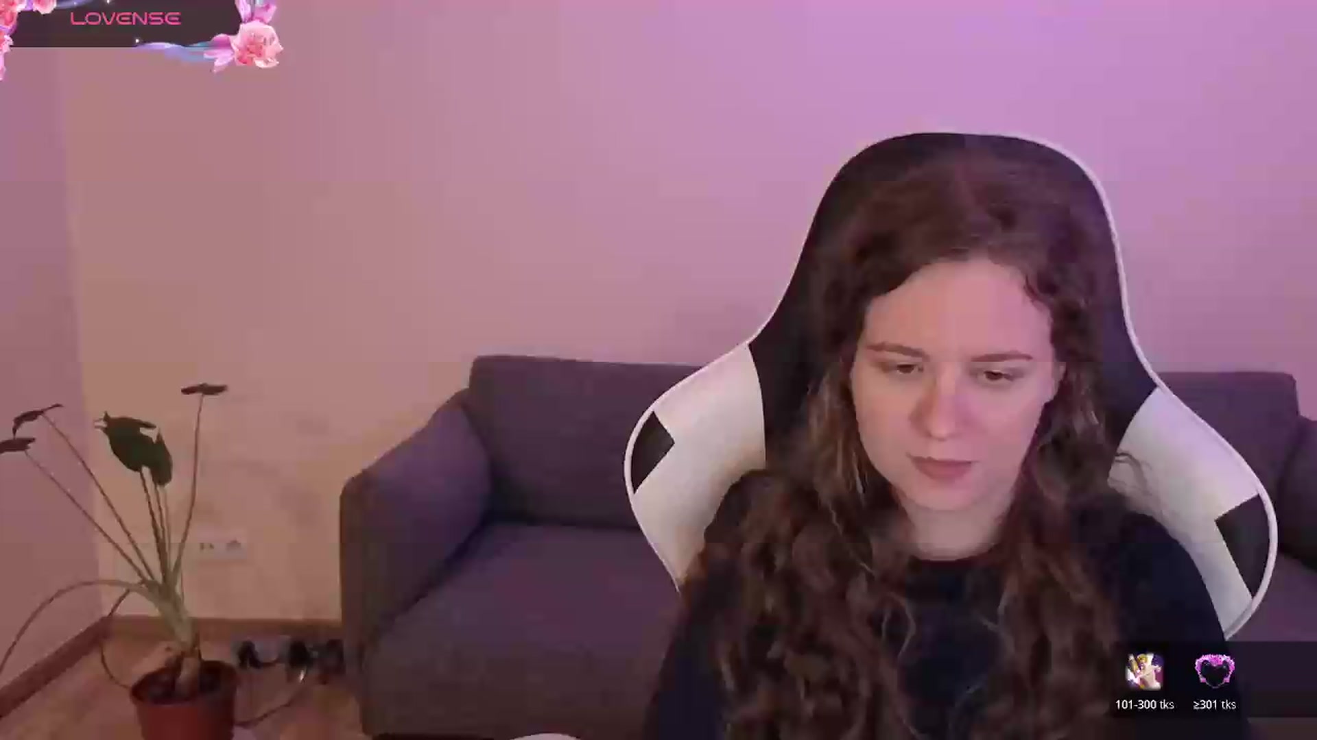 Gallery image thumbnail from BlueFlowerr's myfreecams stream on, 06/14/2026, 24:35 image 17 of 20