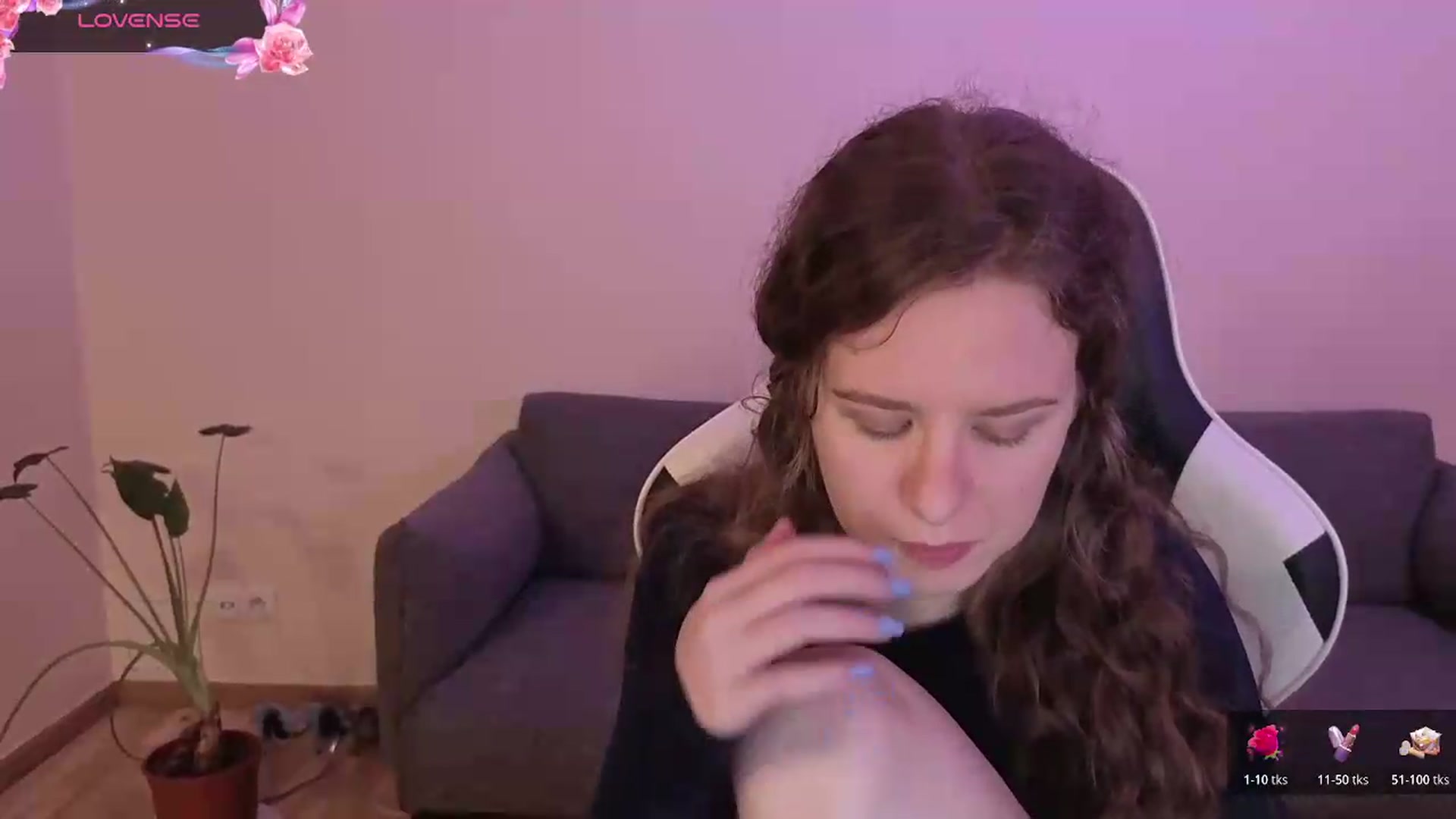Gallery image thumbnail from BlueFlowerr's myfreecams stream on, 06/14/2026, 24:35 image 6 of 20