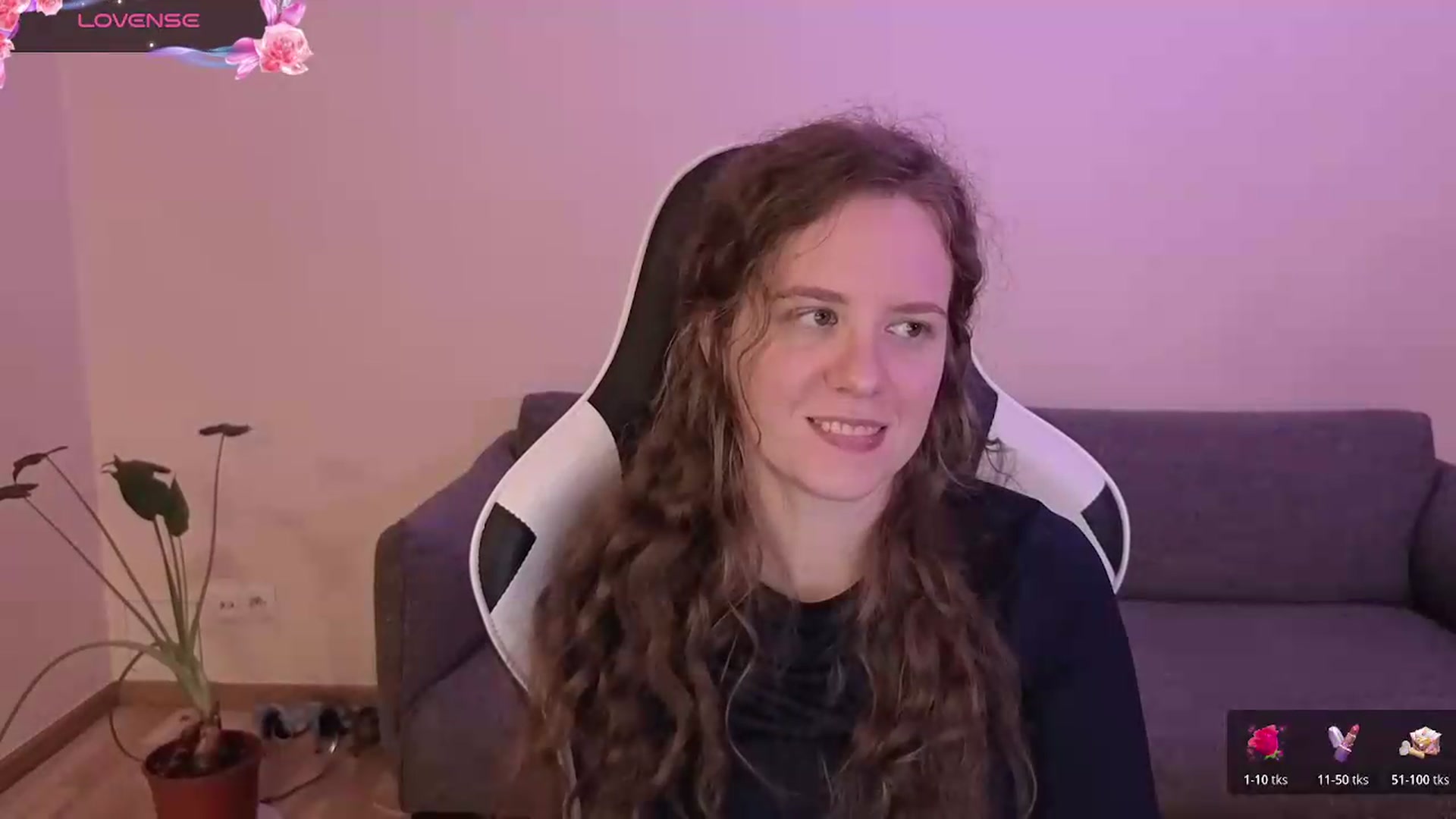 Gallery image thumbnail from BlueFlowerr's myfreecams stream on, 06/14/2026, 24:35 image 15 of 20