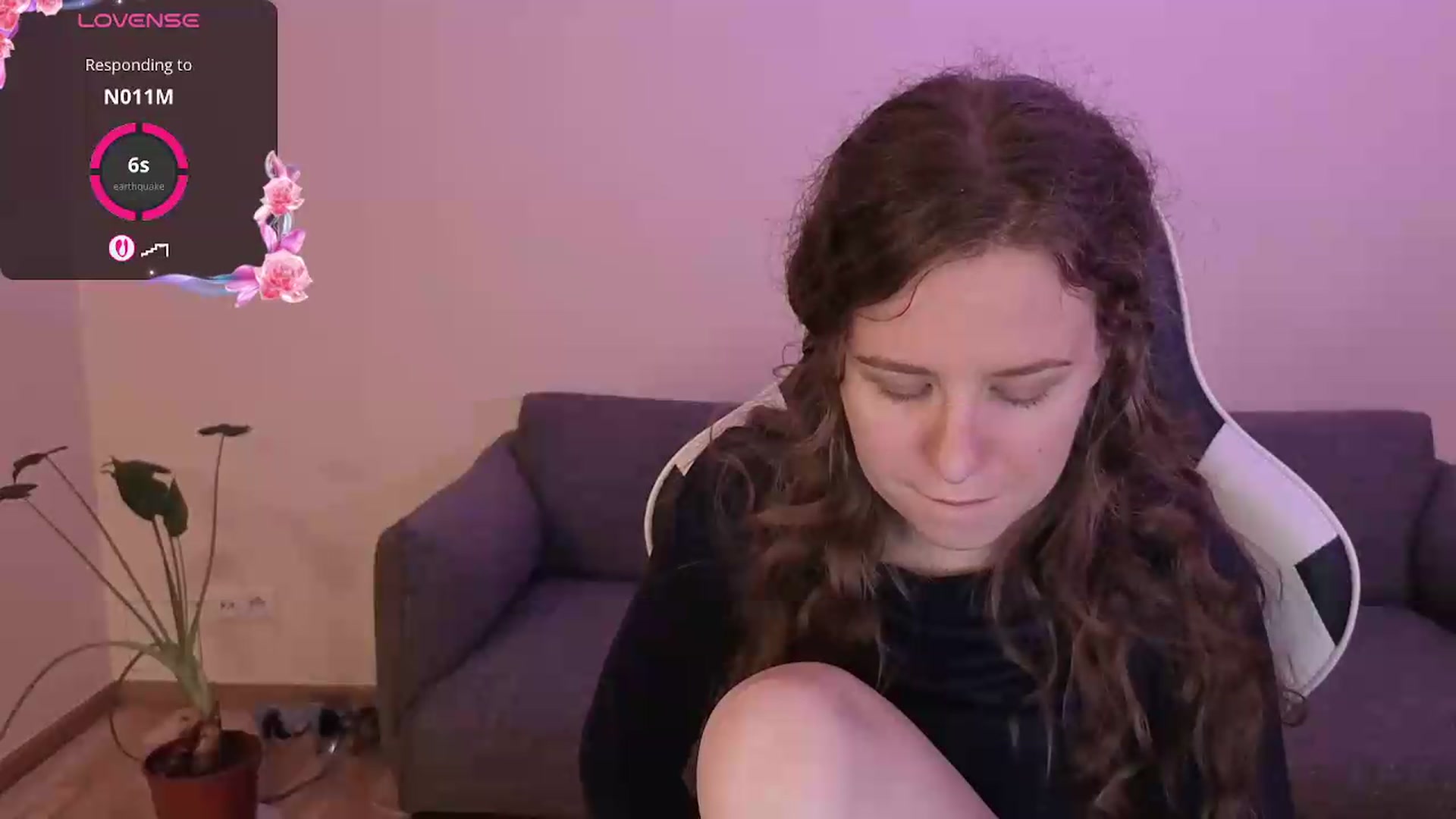Gallery image thumbnail from BlueFlowerr's myfreecams stream on, 06/14/2026, 24:35 image 9 of 20