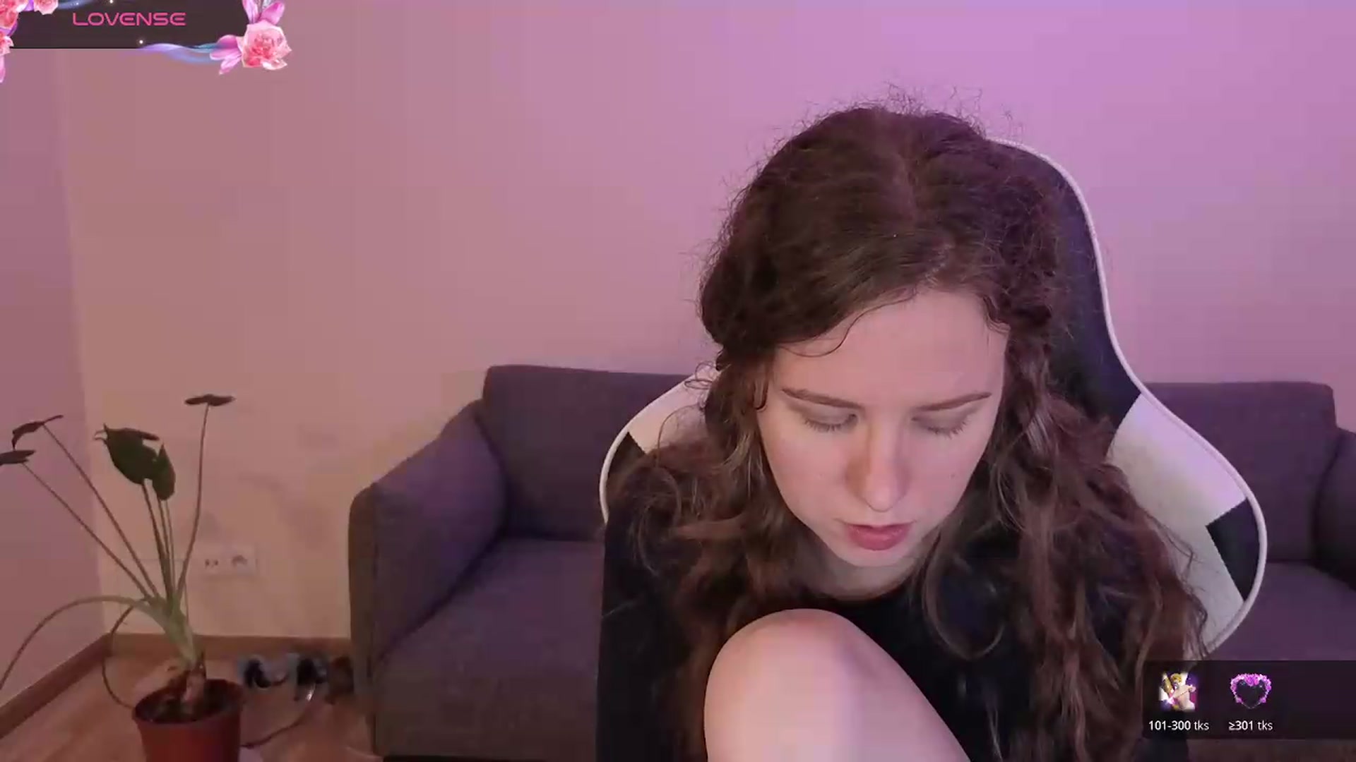 Gallery image thumbnail from BlueFlowerr's myfreecams stream on, 06/14/2026, 24:35 image 8 of 20