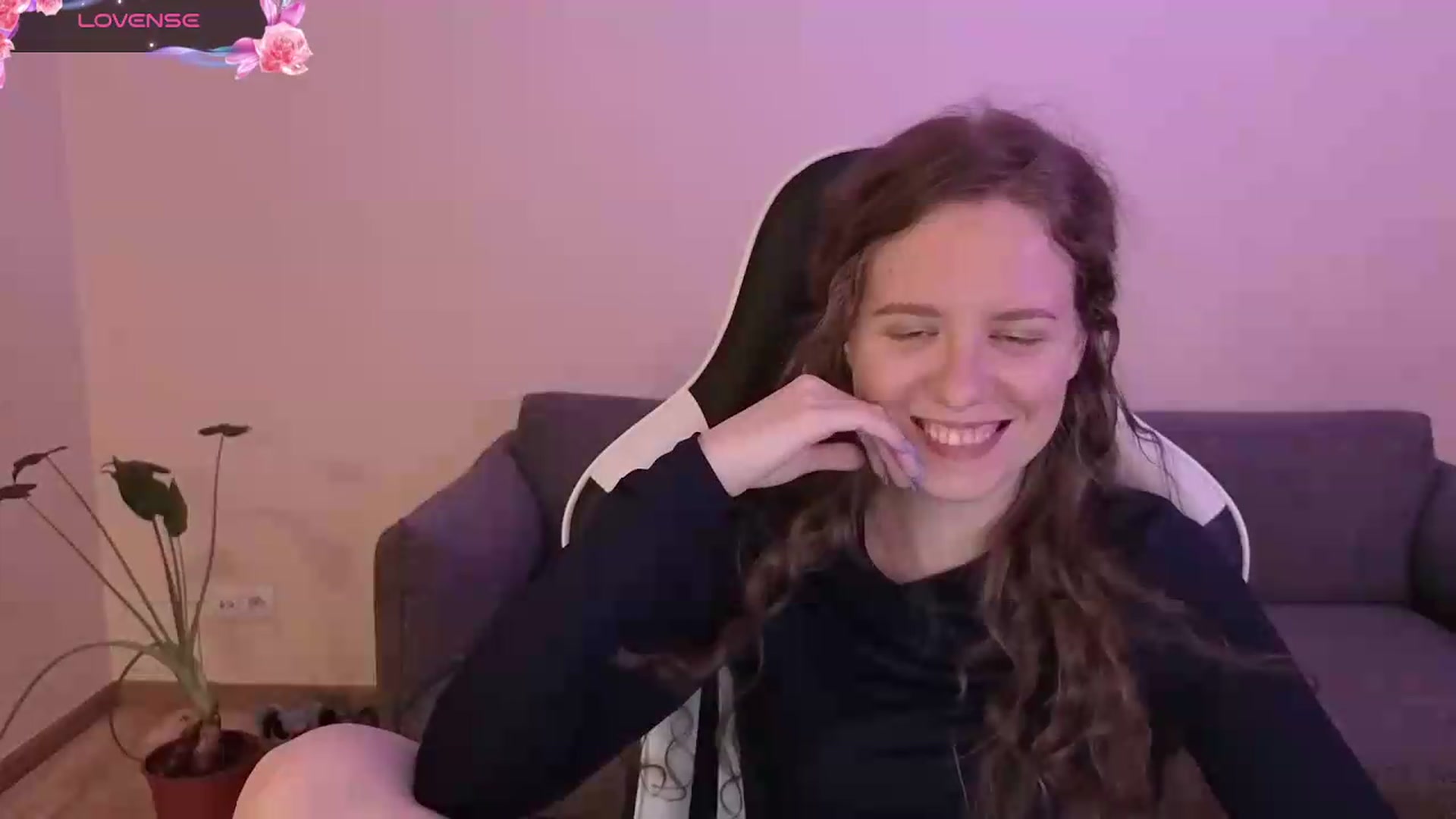Gallery image thumbnail from BlueFlowerr's myfreecams stream on, 06/14/2026, 24:35 image 12 of 20