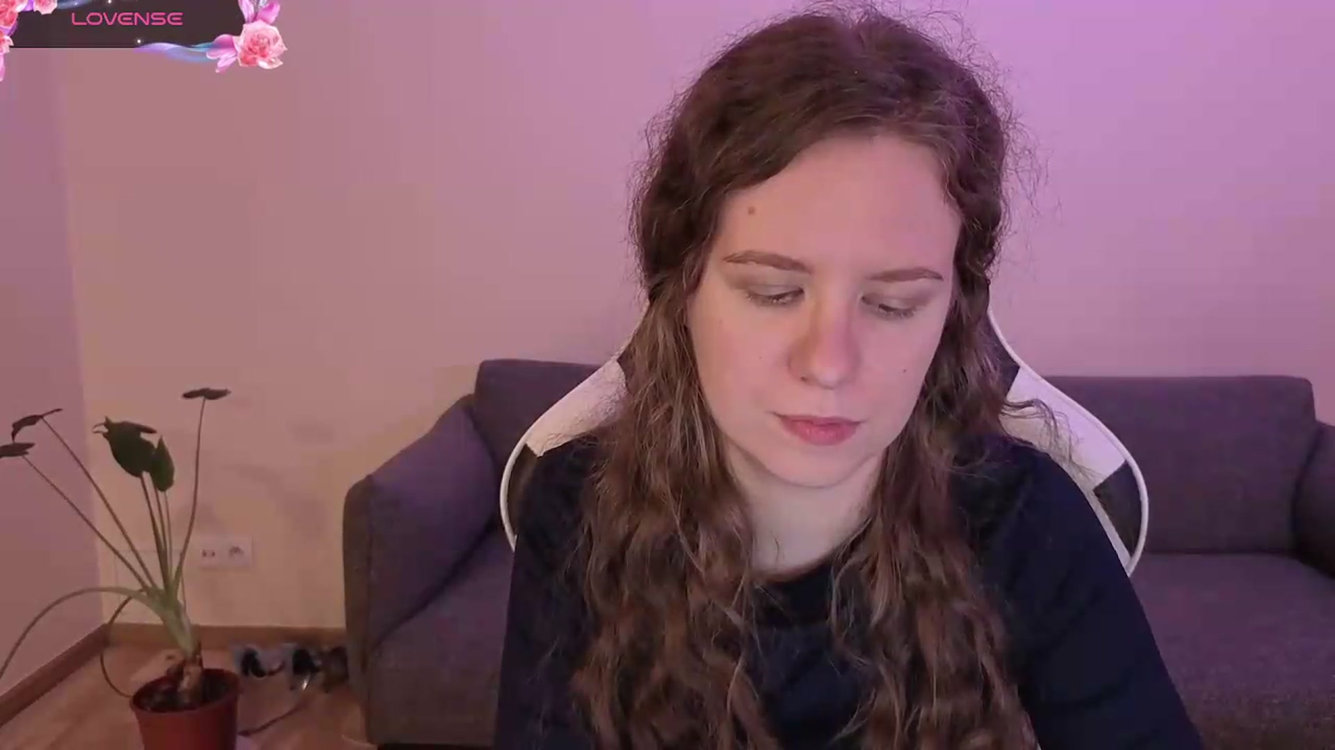 Gallery image thumbnail from BlueFlowerr's myfreecams stream on, 06/14/2026, 24:35 image 18 of 20