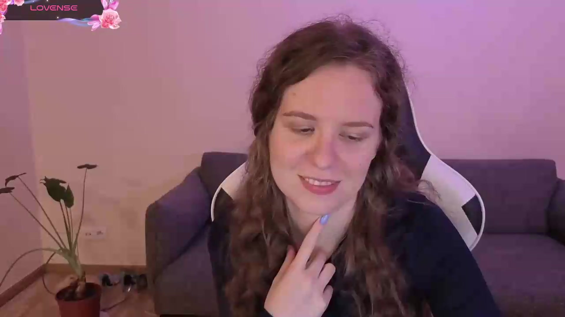 Gallery image thumbnail from BlueFlowerr's myfreecams stream on, 06/14/2026, 24:35 image 19 of 20