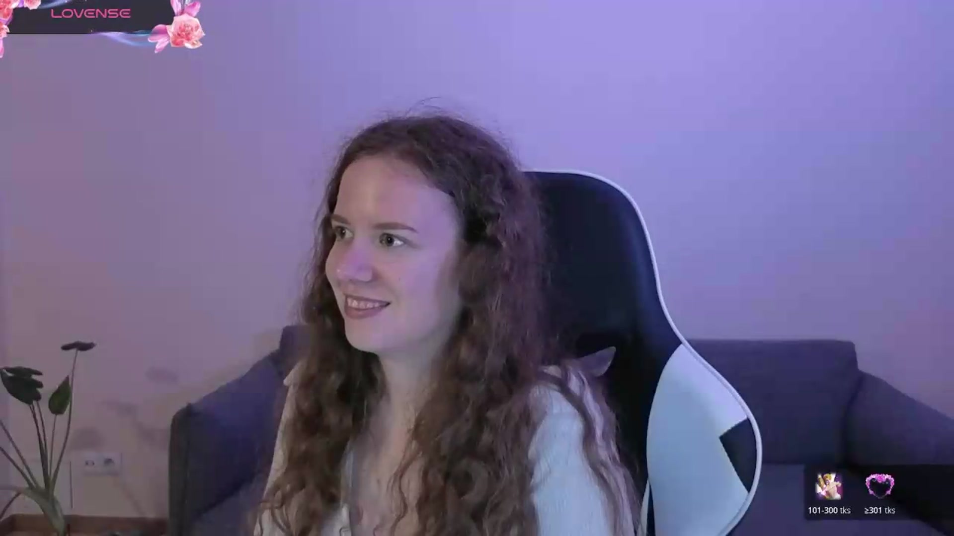 Gallery image thumbnail from BlueFlowerr's myfreecams stream on, 06/14/2026, 19:23 image 18 of 20