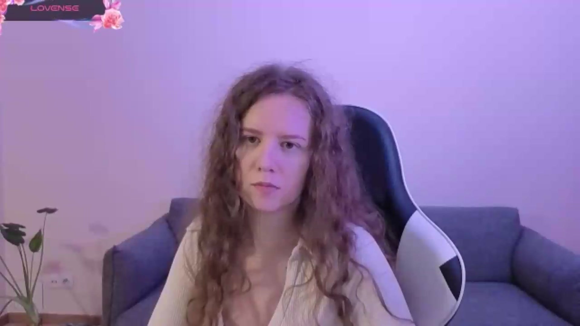 Gallery image thumbnail from BlueFlowerr's myfreecams stream on, 06/14/2026, 19:23 image 15 of 20