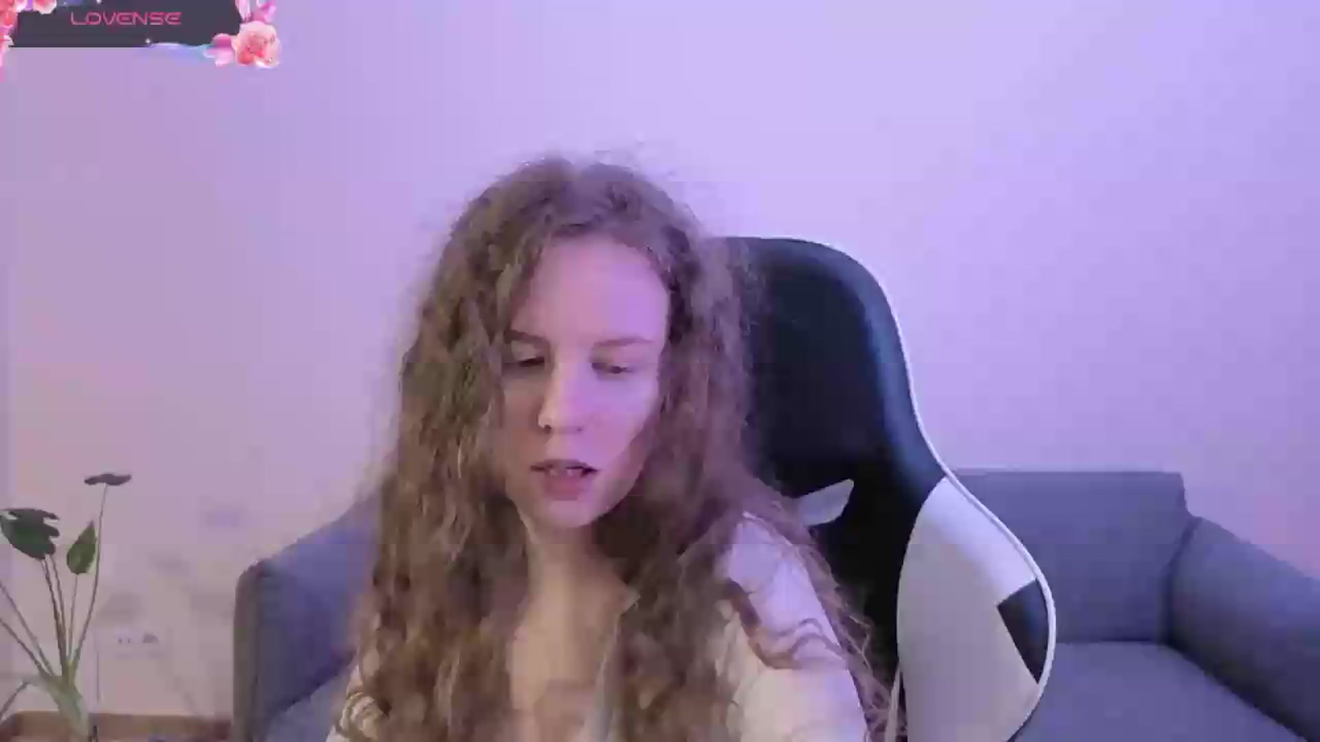 Gallery image thumbnail from BlueFlowerr's myfreecams stream on, 06/14/2026, 19:23 image 4 of 20
