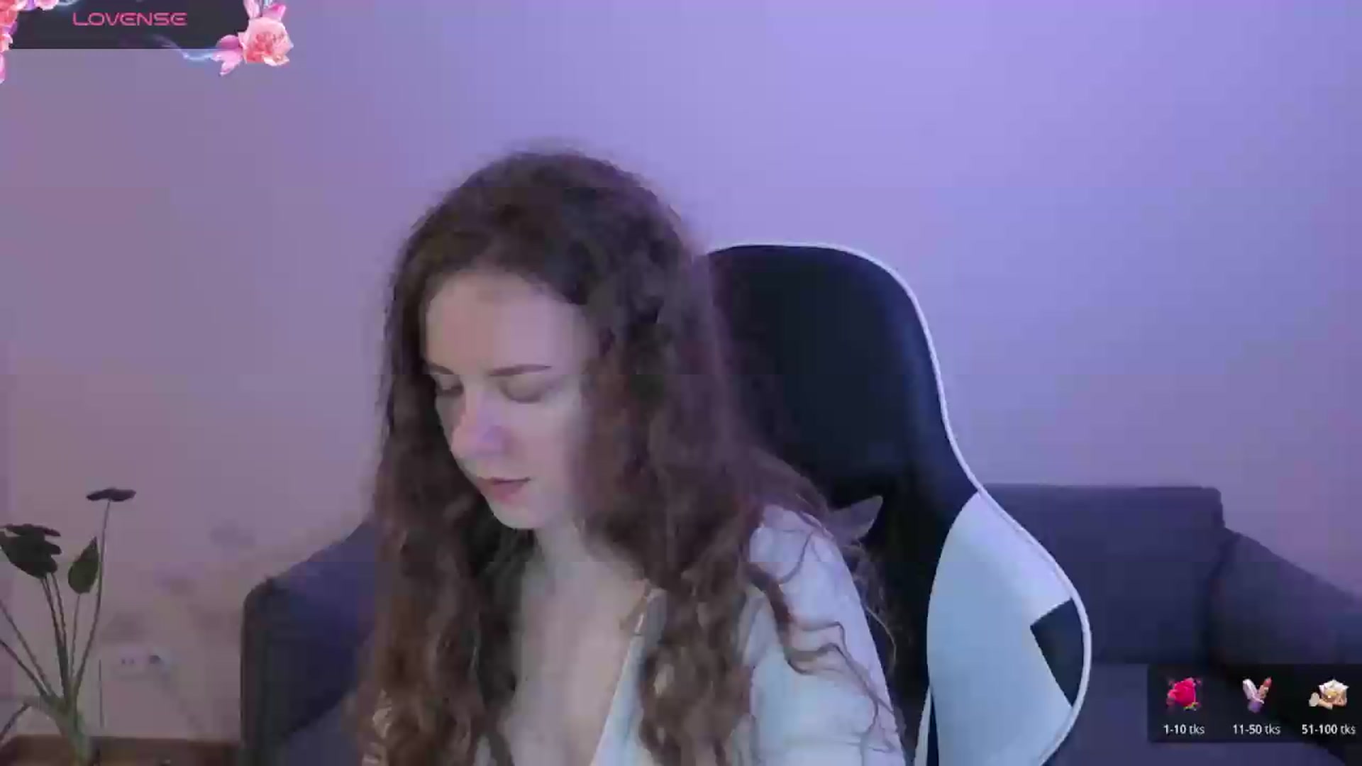 Gallery image thumbnail from BlueFlowerr's myfreecams stream on, 06/14/2026, 19:23 image 5 of 20