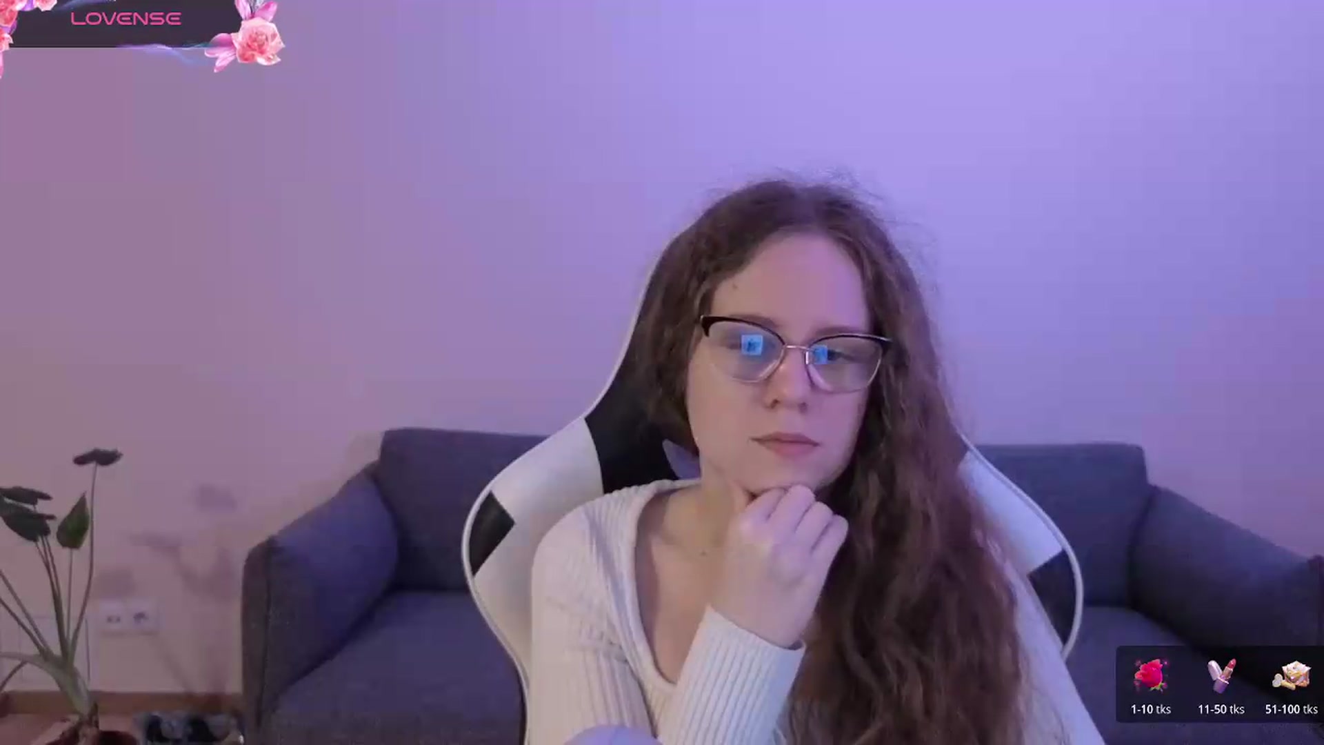 Gallery image thumbnail from BlueFlowerr's myfreecams stream on, 06/15/2026, 17:23 image 3 of 20