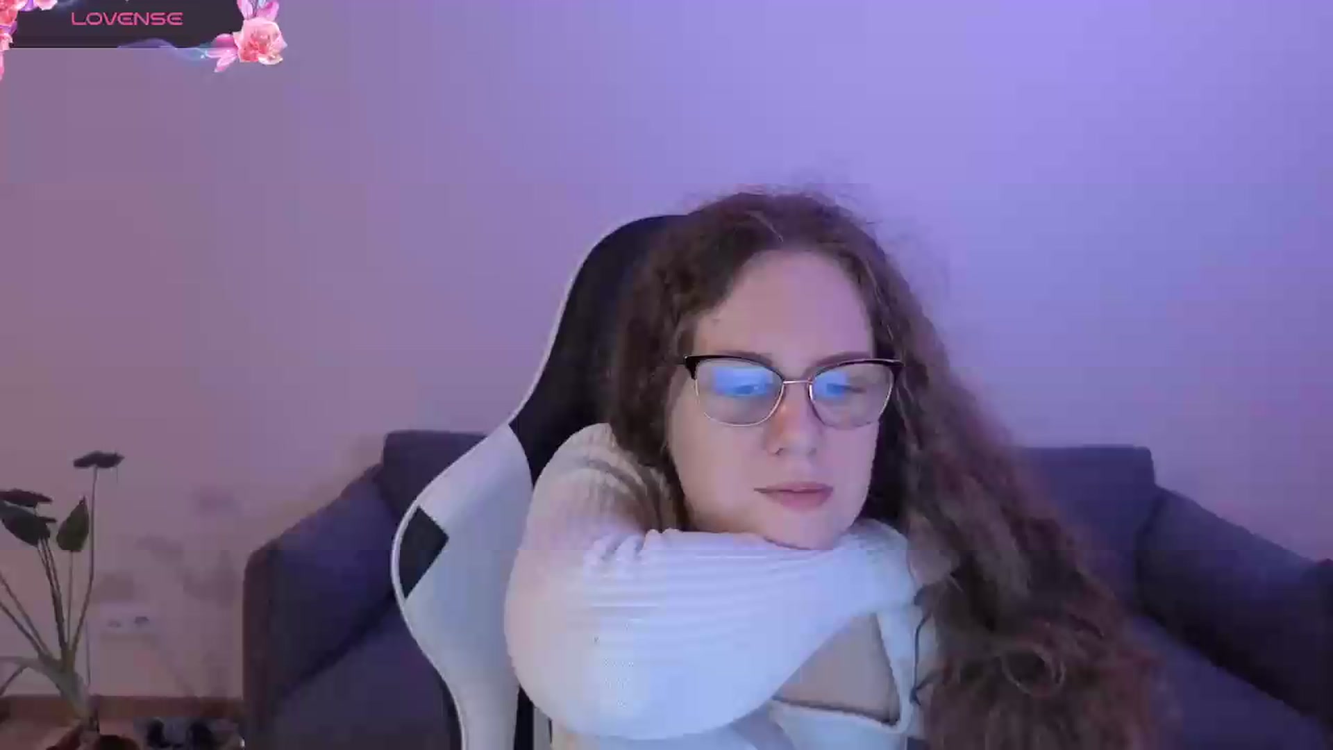 Gallery image thumbnail from BlueFlowerr's myfreecams stream on, 06/15/2026, 17:23 image 11 of 20