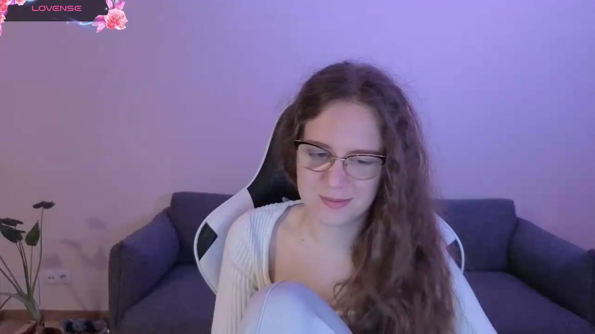 Gallery image thumbnail from BlueFlowerr's myfreecams stream on, 06/15/2026, 17:23 image 6 of 20