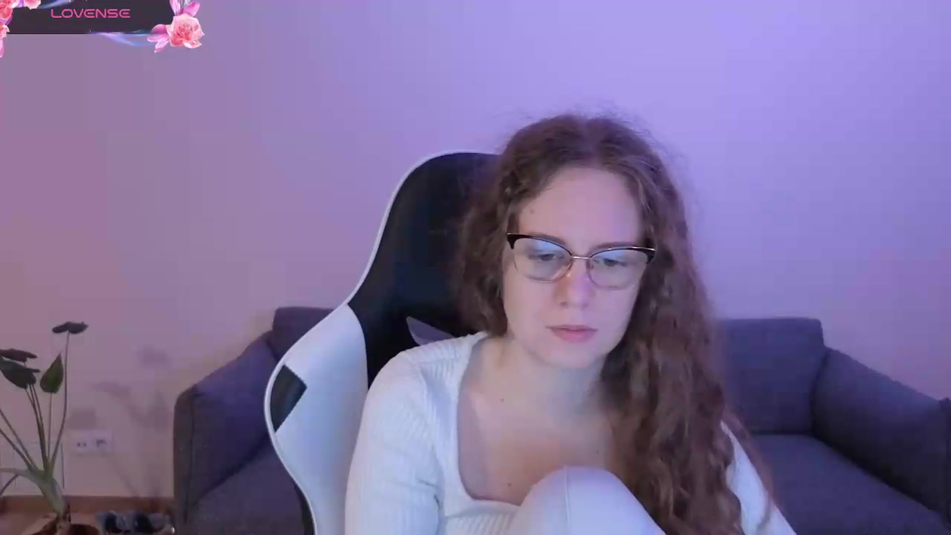 Gallery image thumbnail from BlueFlowerr's myfreecams stream on, 06/15/2026, 17:23 image 20 of 20
