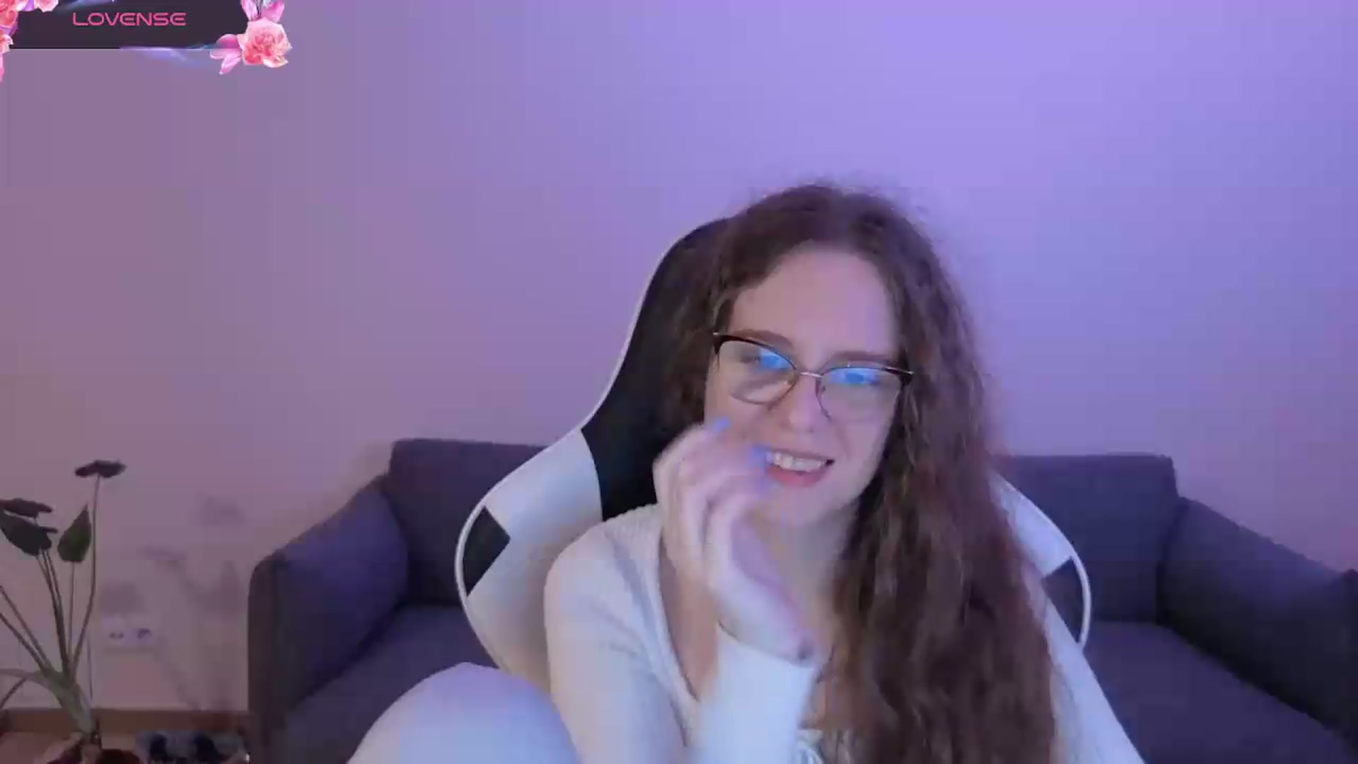 Gallery image thumbnail from BlueFlowerr's myfreecams stream on, 06/15/2026, 17:23 image 5 of 20