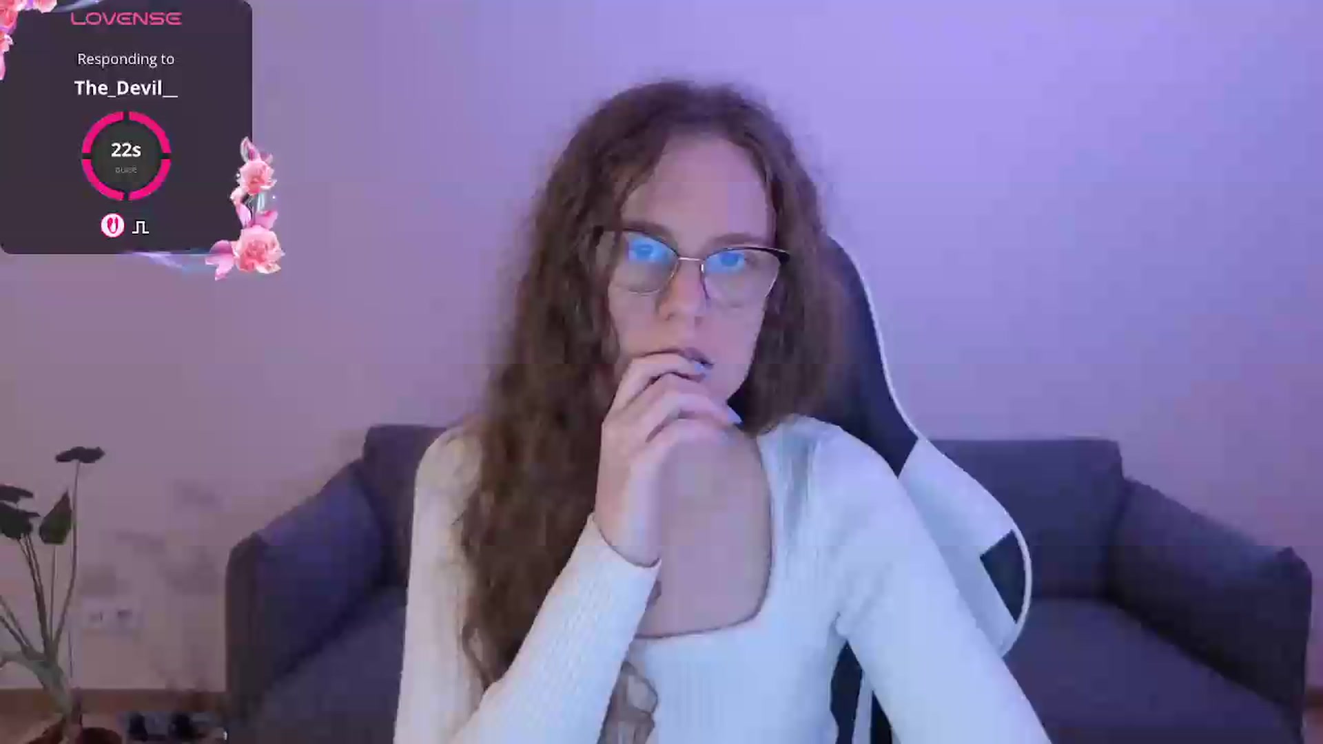 Gallery image thumbnail from BlueFlowerr's myfreecams stream on, 06/15/2026, 18:14 image 19 of 20