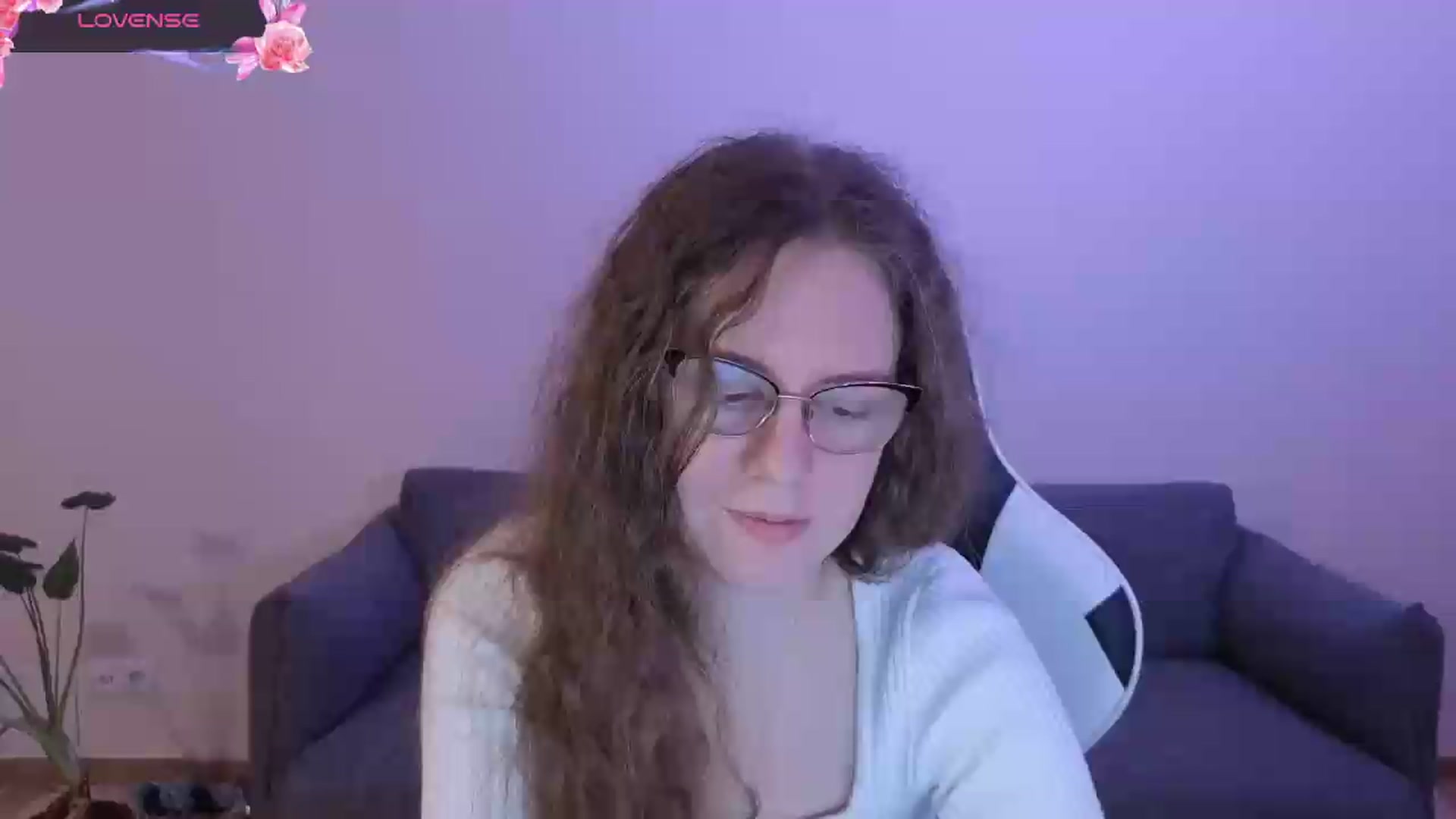 Gallery image thumbnail from BlueFlowerr's myfreecams stream on, 06/15/2026, 18:14 image 14 of 20