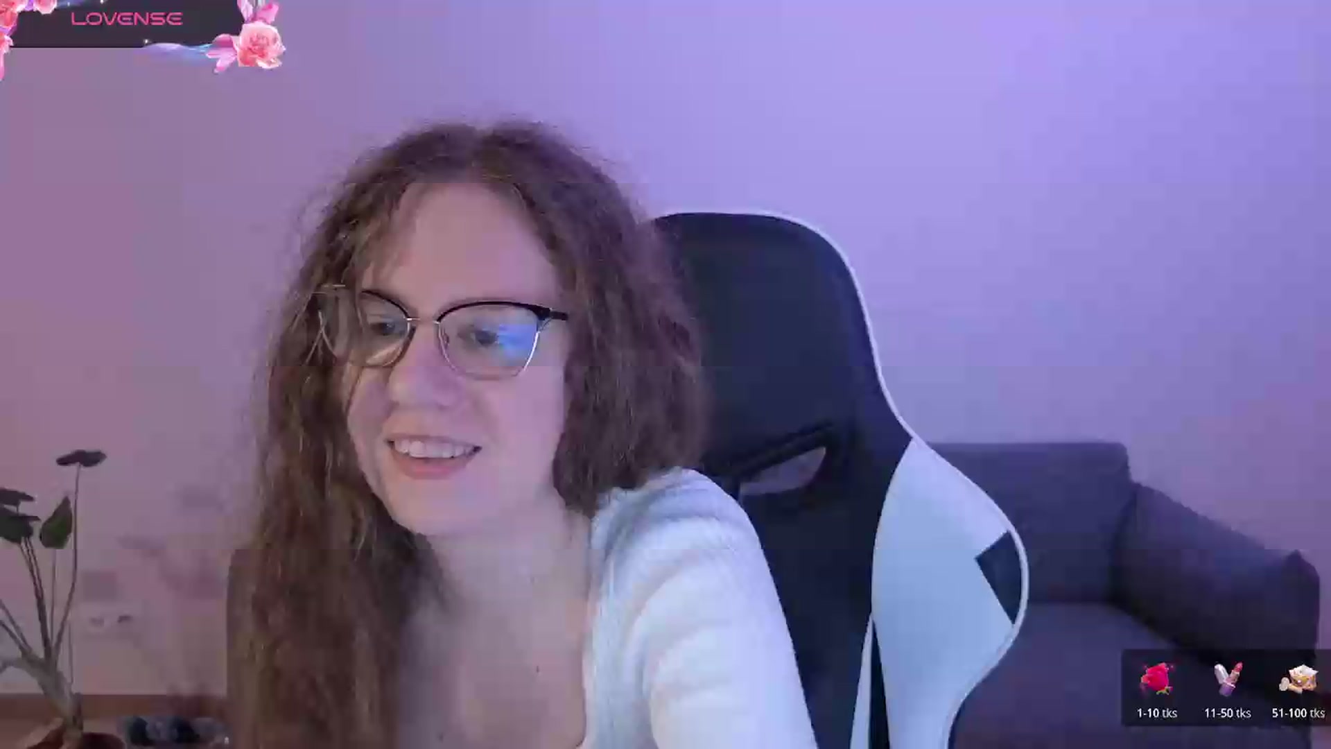 Gallery image thumbnail from BlueFlowerr's myfreecams stream on, 06/15/2026, 18:14 image 8 of 20