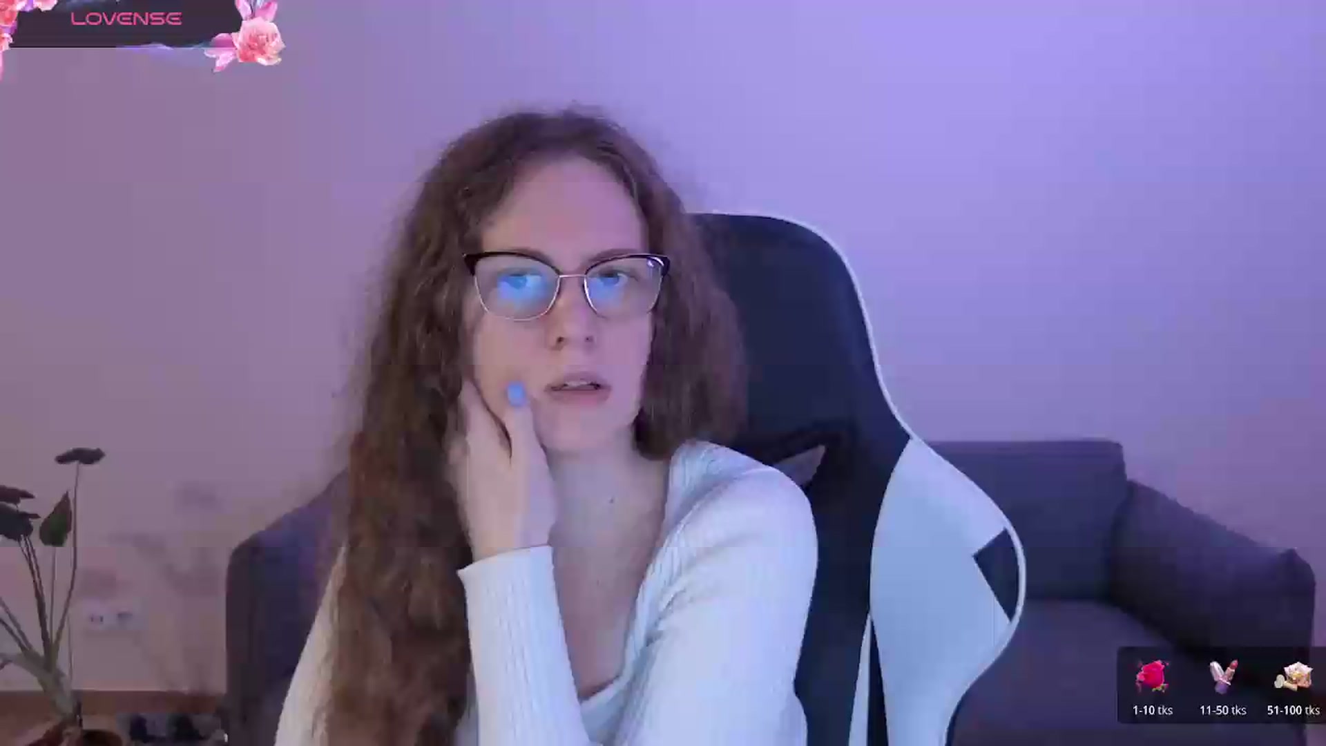Gallery image thumbnail from BlueFlowerr's myfreecams stream on, 06/15/2026, 18:14 image 17 of 20