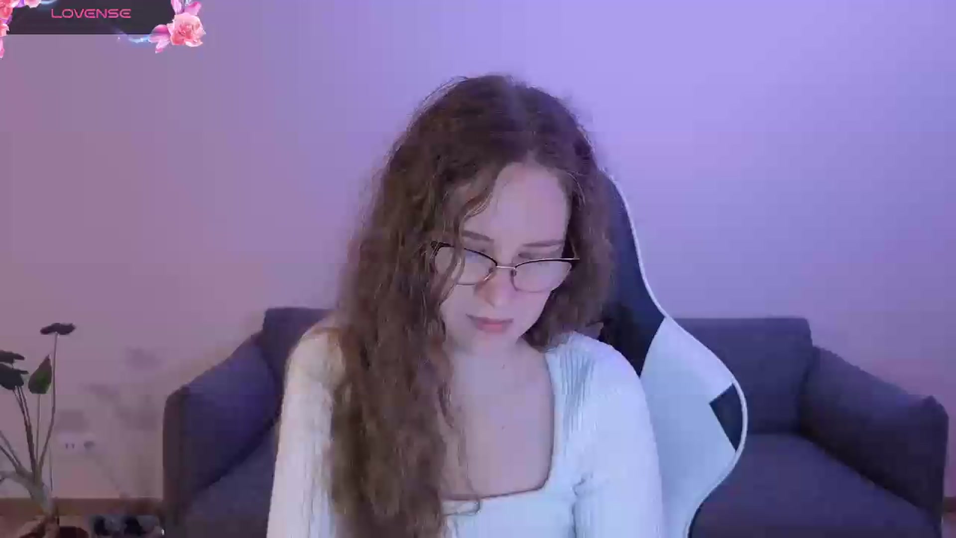 Gallery image thumbnail from BlueFlowerr's myfreecams stream on, 06/15/2026, 18:14 image 12 of 20