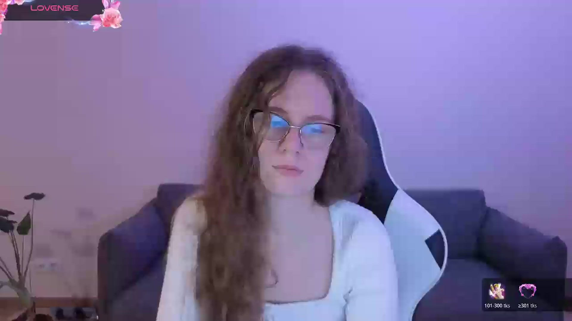 Gallery image thumbnail from BlueFlowerr's myfreecams stream on, 06/15/2026, 18:14 image 13 of 20
