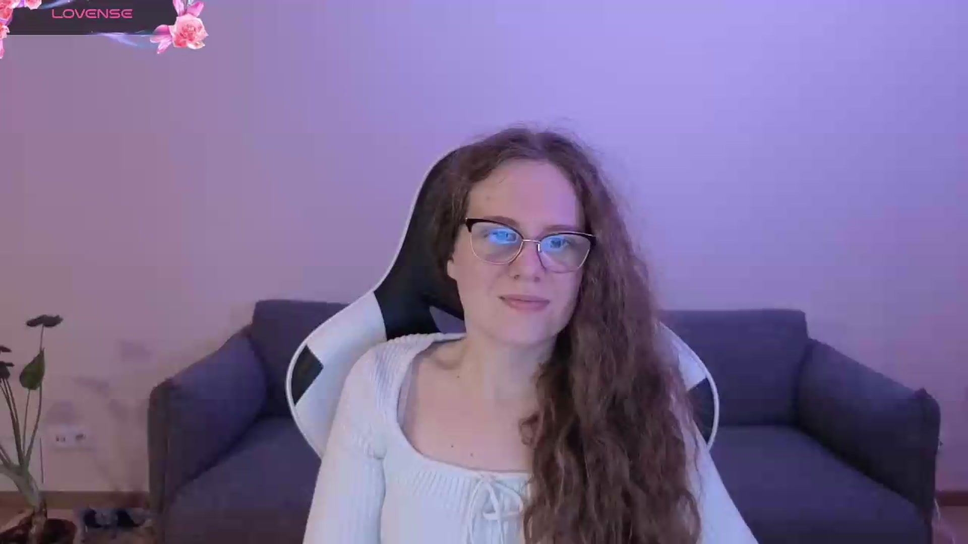 Gallery image thumbnail from BlueFlowerr's myfreecams stream on, 06/15/2026, 21:05 image 8 of 20