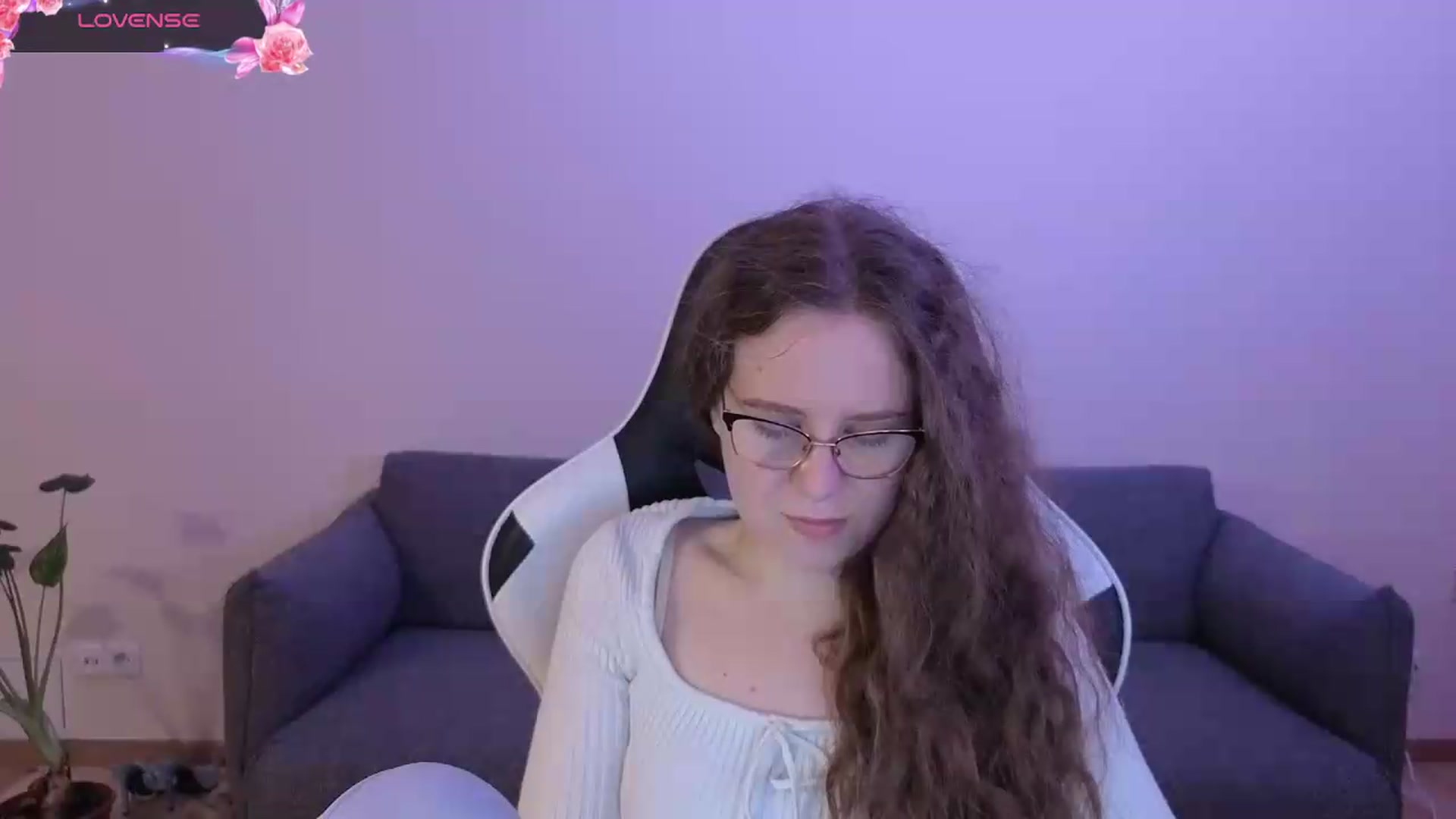 Gallery image thumbnail from BlueFlowerr's myfreecams stream on, 06/15/2026, 21:05 image 11 of 20