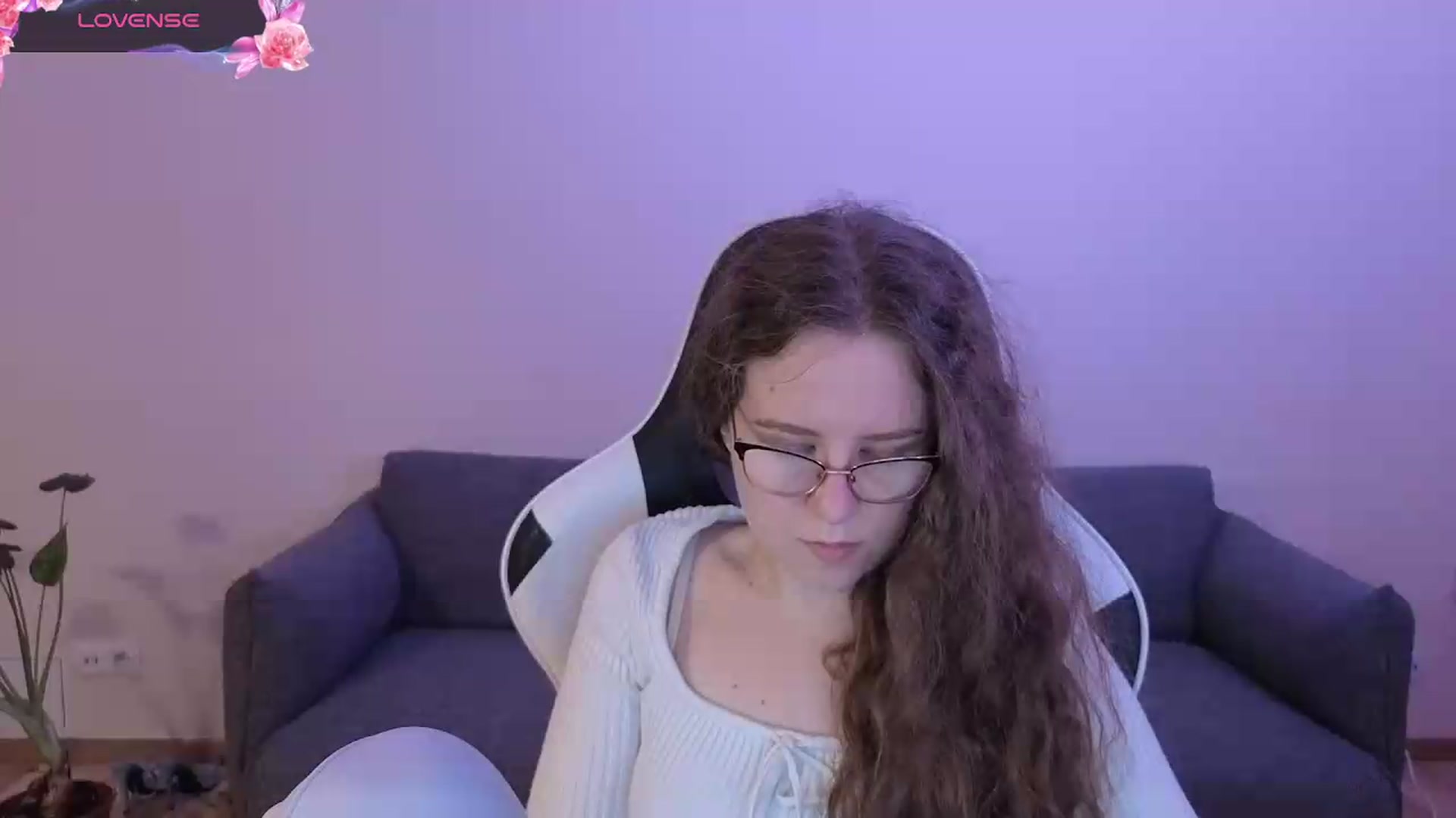 Gallery image thumbnail from BlueFlowerr's myfreecams stream on, 06/15/2026, 21:05 image 15 of 20
