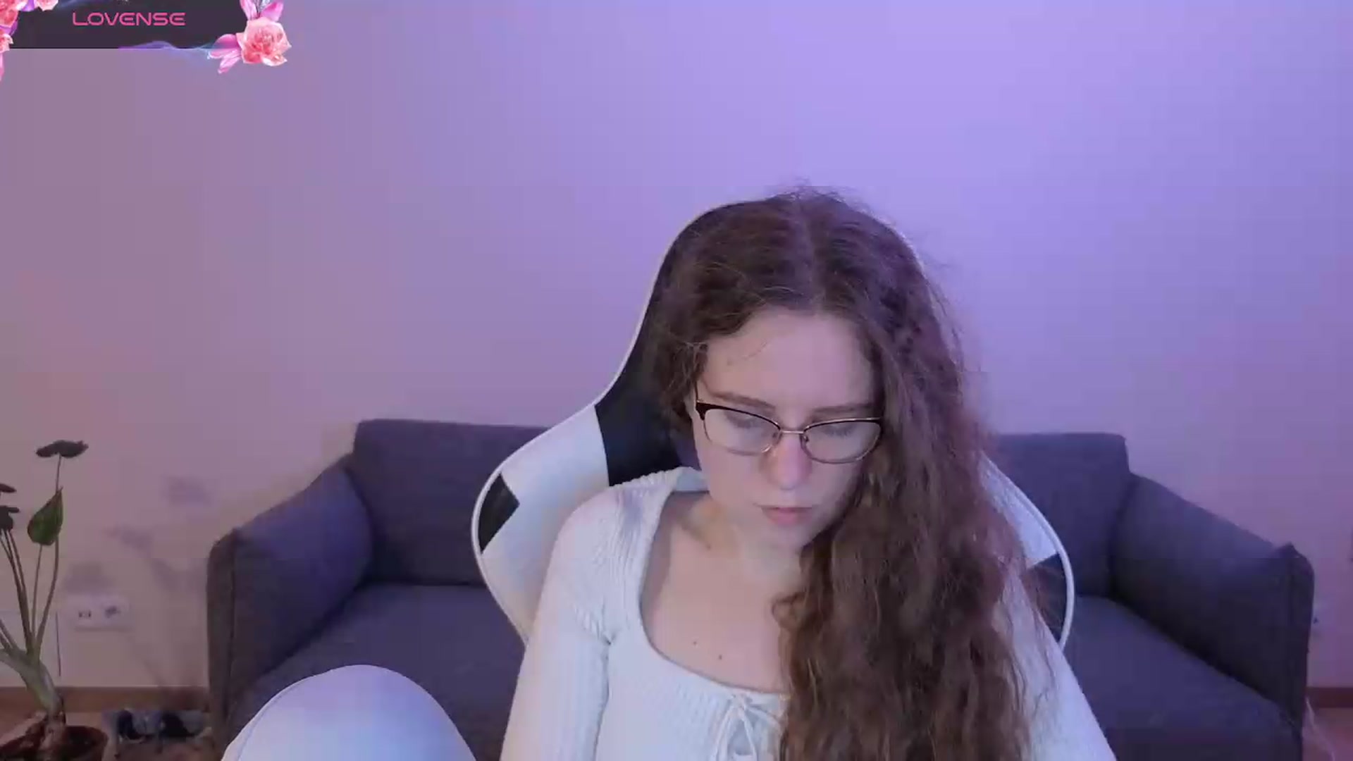 Gallery image thumbnail from BlueFlowerr's myfreecams stream on, 06/15/2026, 21:05 image 20 of 20