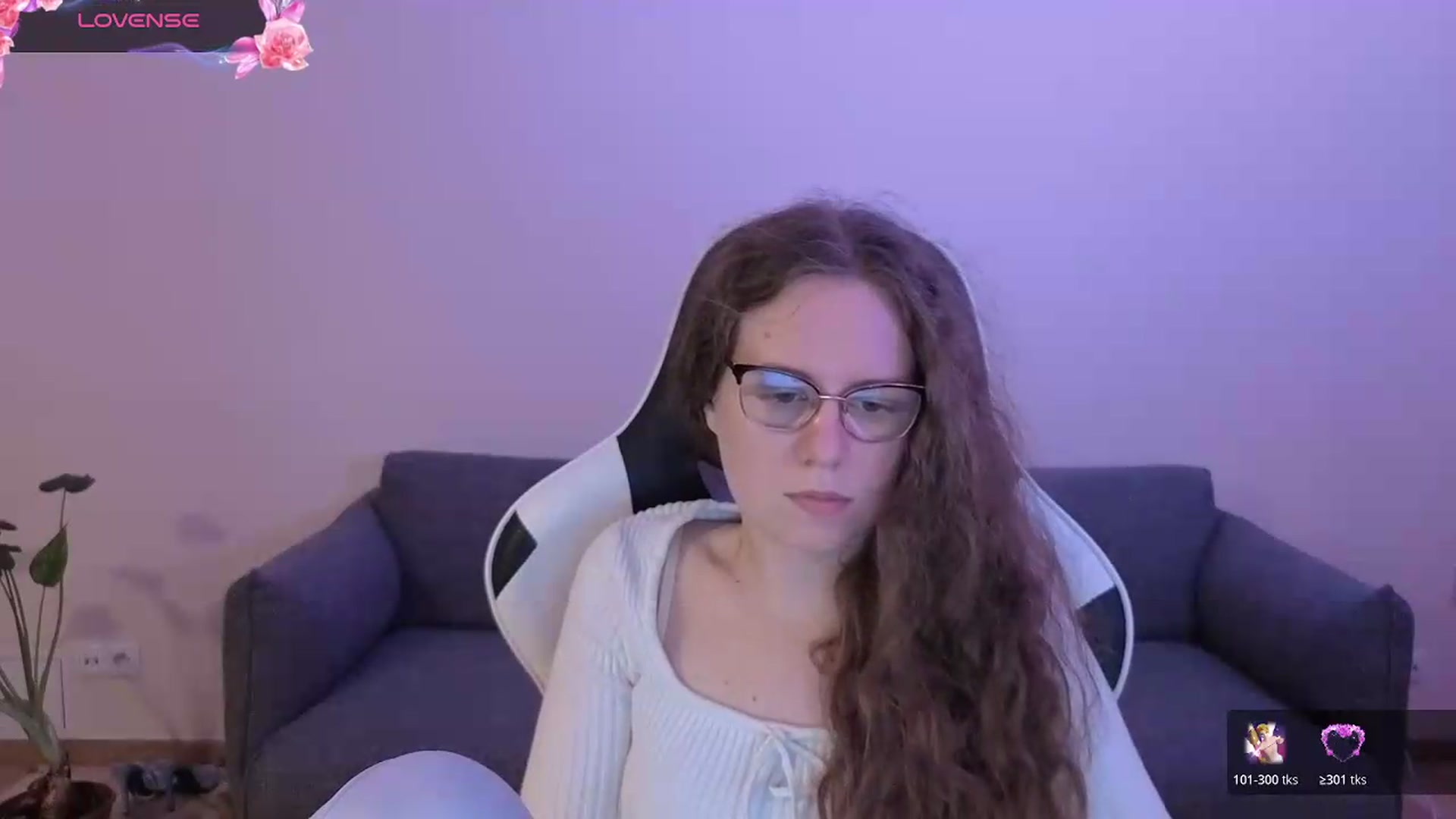 Gallery image thumbnail from BlueFlowerr's myfreecams stream on, 06/15/2026, 21:05 image 12 of 20