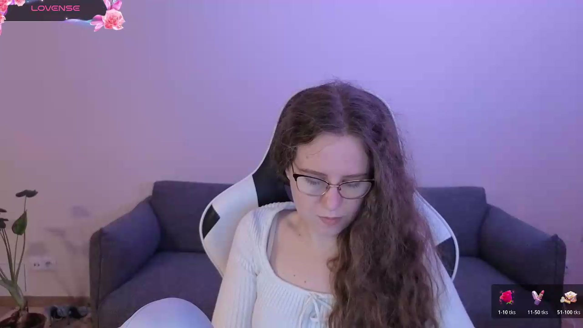 Gallery image thumbnail from BlueFlowerr's myfreecams stream on, 06/15/2026, 21:05 image 13 of 20