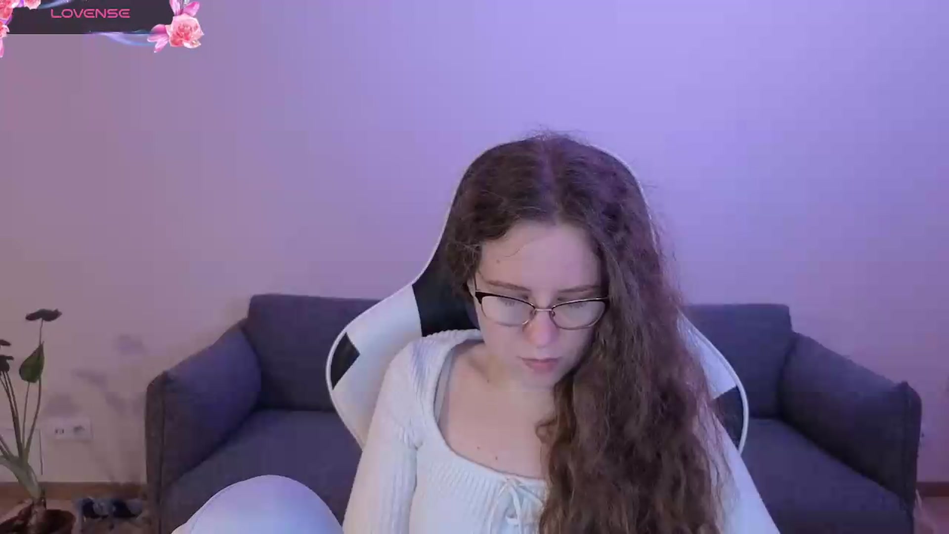 Gallery image thumbnail from BlueFlowerr's myfreecams stream on, 06/15/2026, 21:05 image 14 of 20