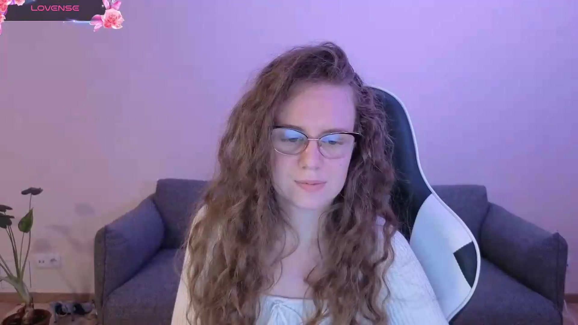 Gallery image thumbnail from BlueFlowerr's myfreecams stream on, 06/15/2026, 21:59 image 14 of 20