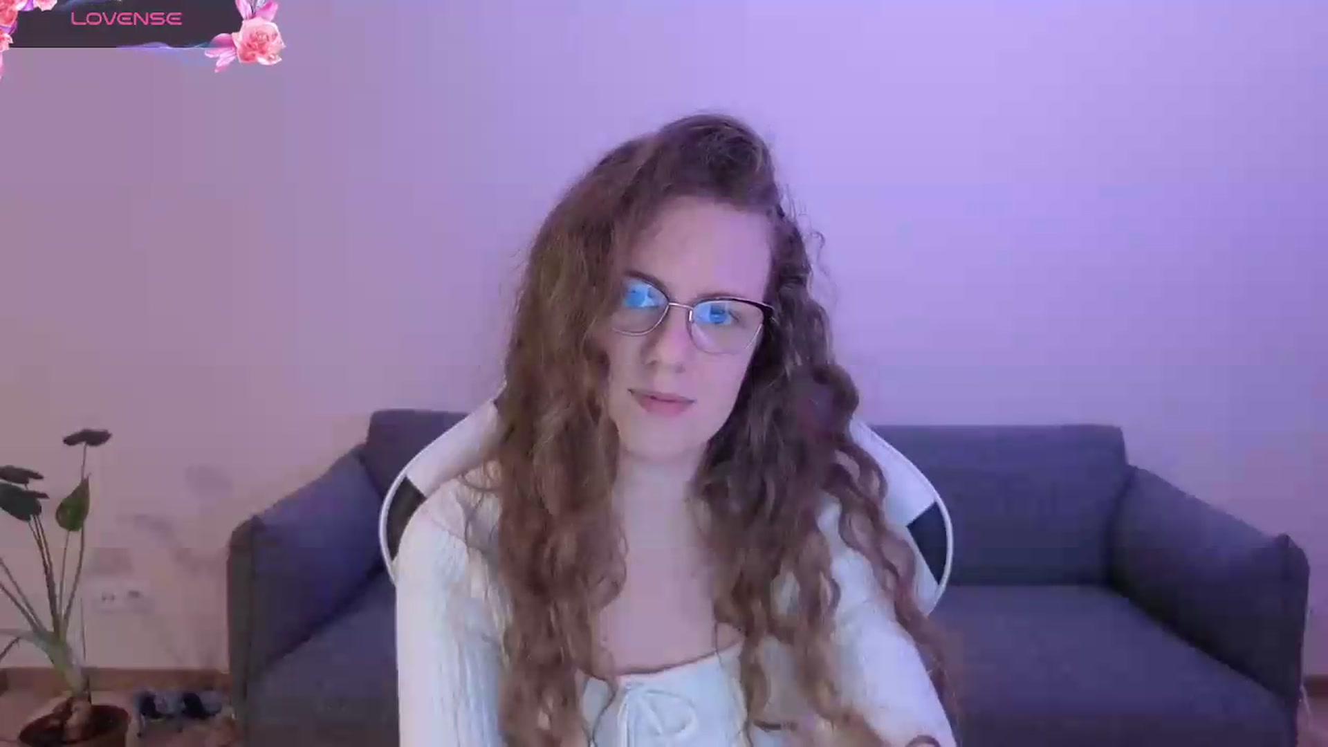 Gallery image thumbnail from BlueFlowerr's myfreecams stream on, 06/15/2026, 21:59 image 5 of 20