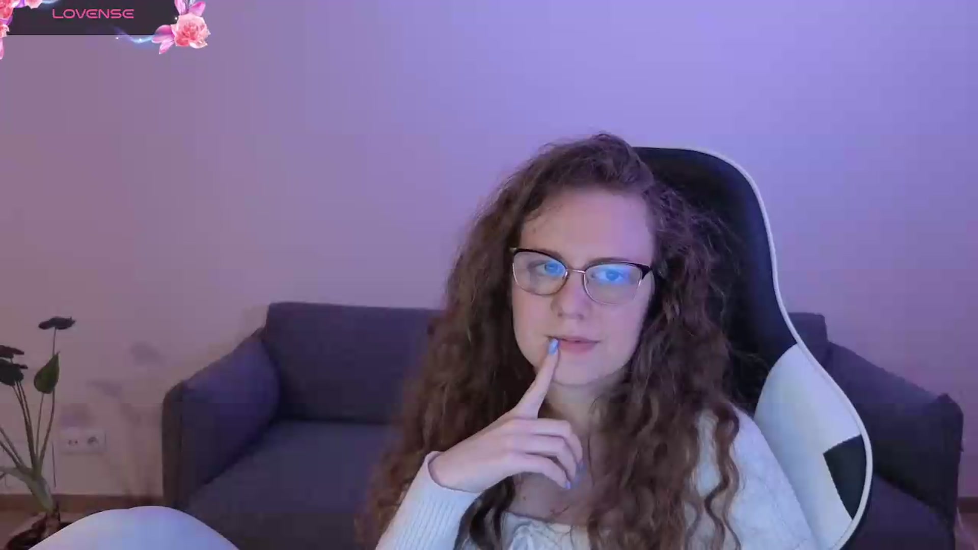 Gallery image thumbnail from BlueFlowerr's myfreecams stream on, 06/15/2026, 21:59 image 20 of 20