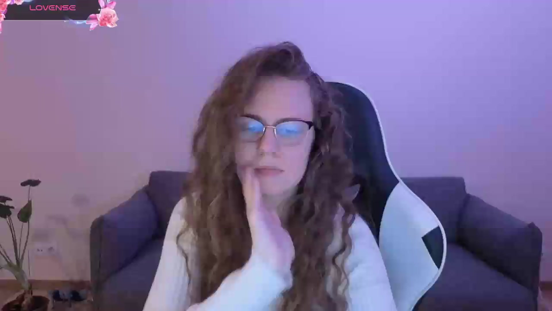 Gallery image thumbnail from BlueFlowerr's myfreecams stream on, 06/15/2026, 21:59 image 18 of 20